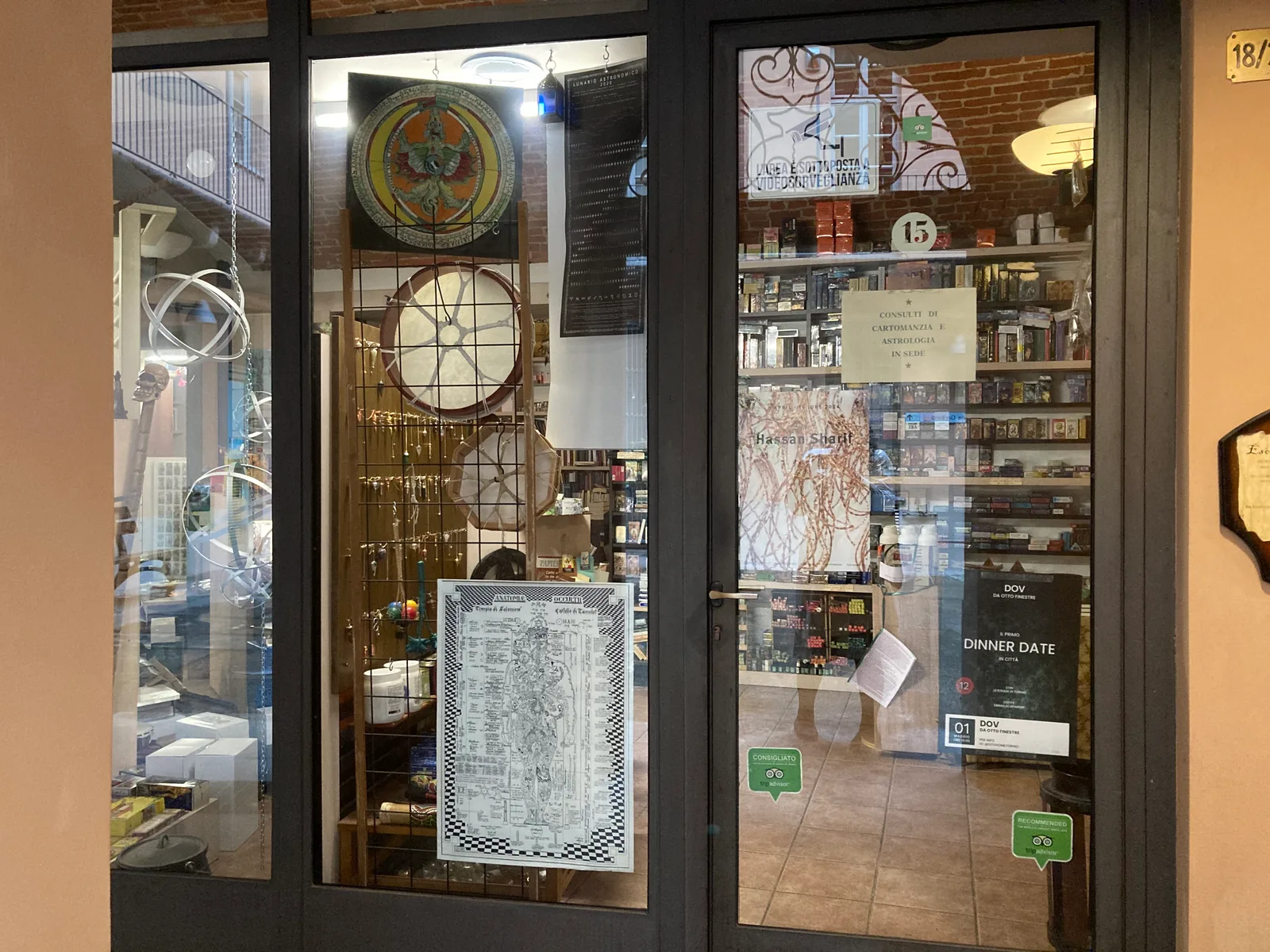 Details at Esotericamente Libreria Esoterica Turin — travel photo