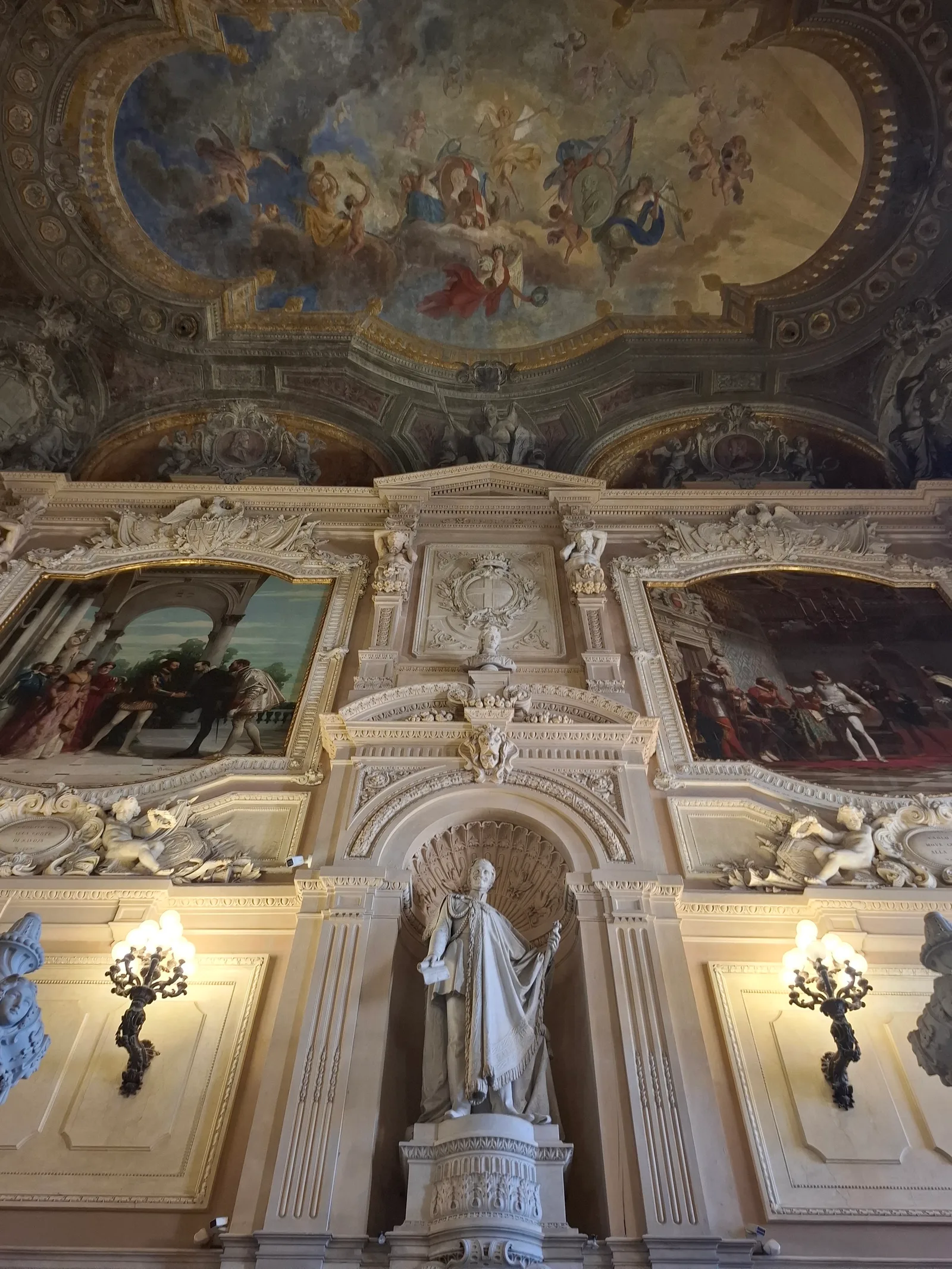 Interior at Galleria Sabauda Turin — travel photo