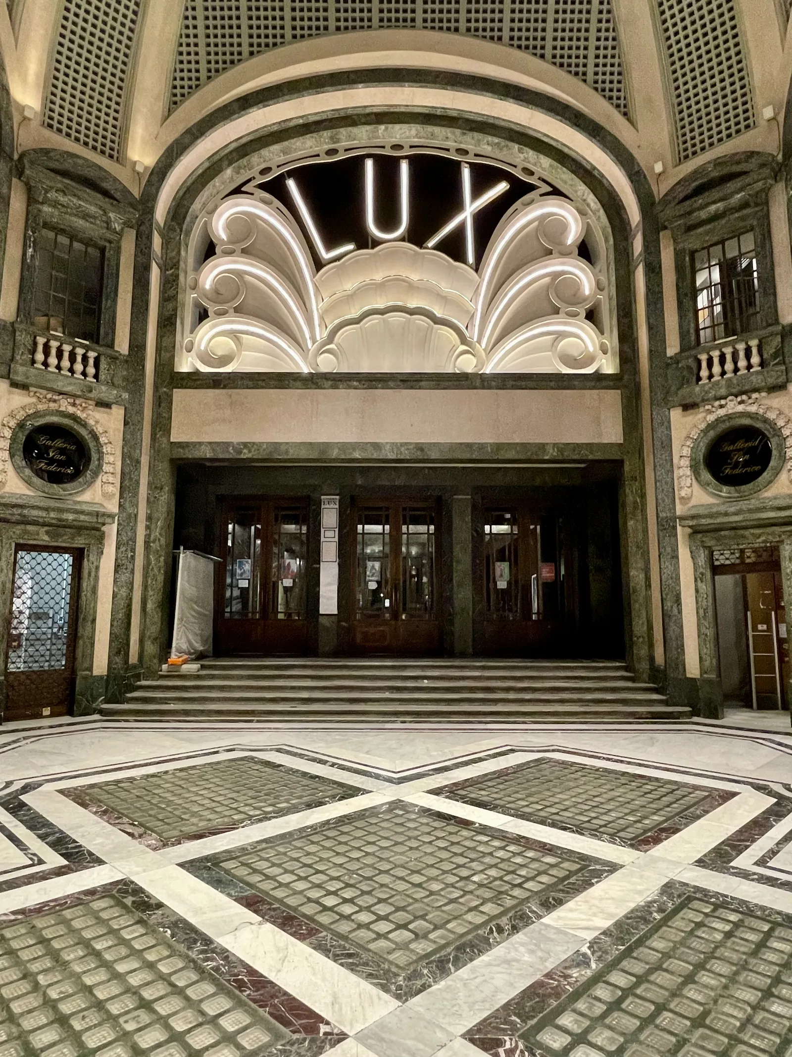 Atmosphere at Galleria San Federico Turin — travel photo