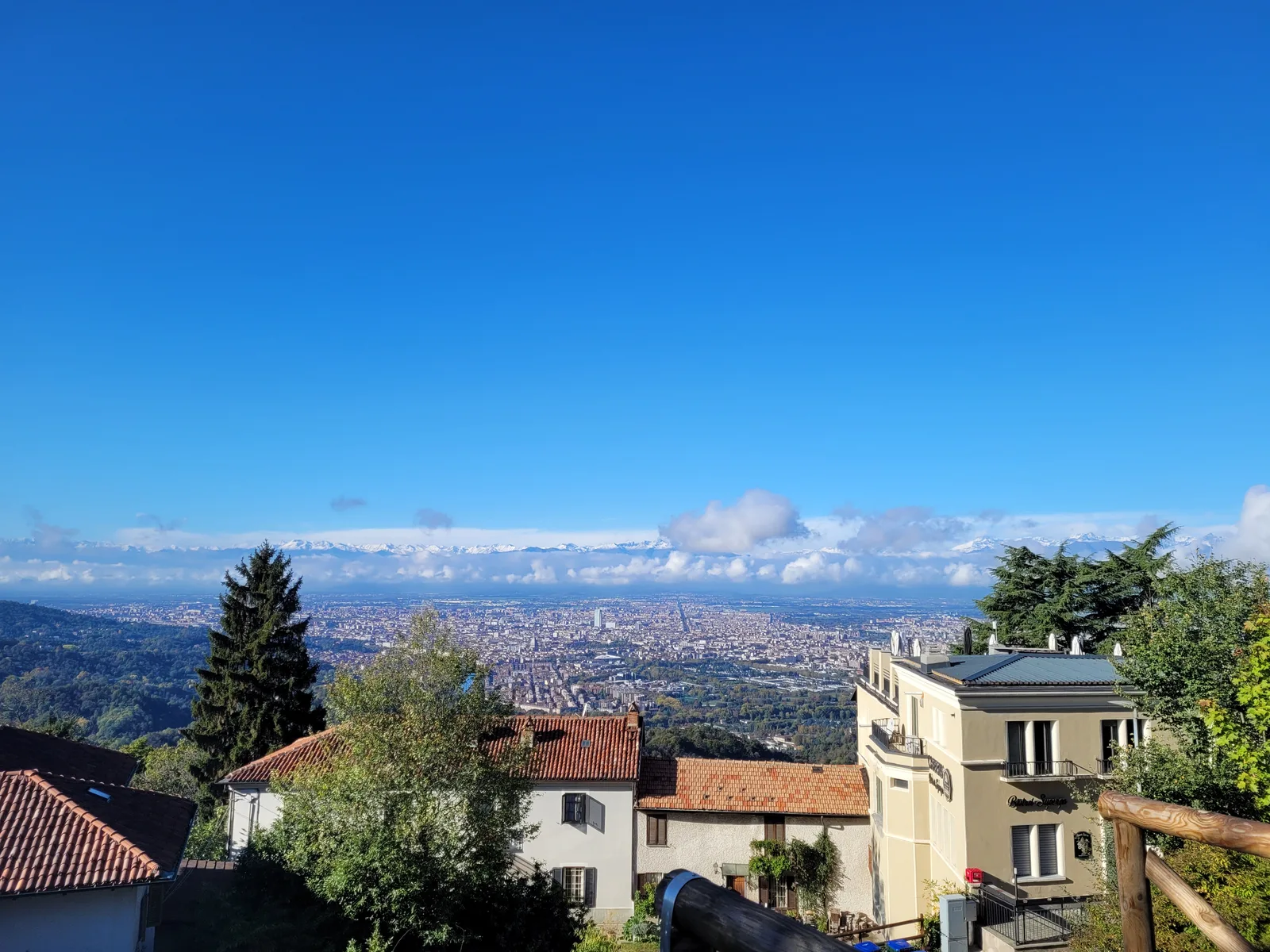 Details at Panoramic Viewpoint Turin — travel photo