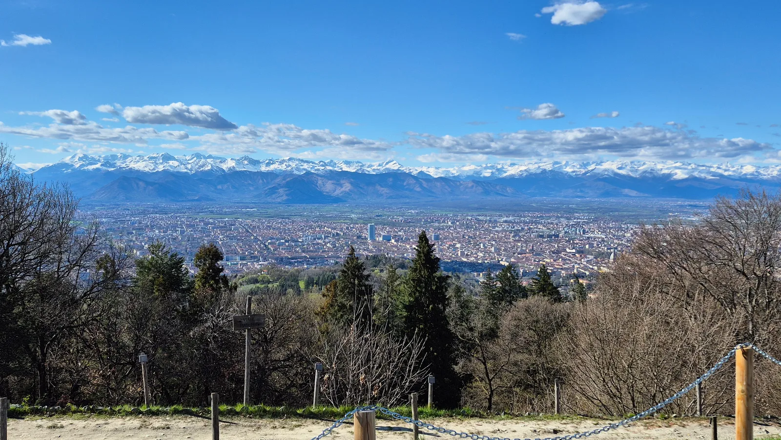 Atmosphere at Parco della Rimembranza Turin — travel photo