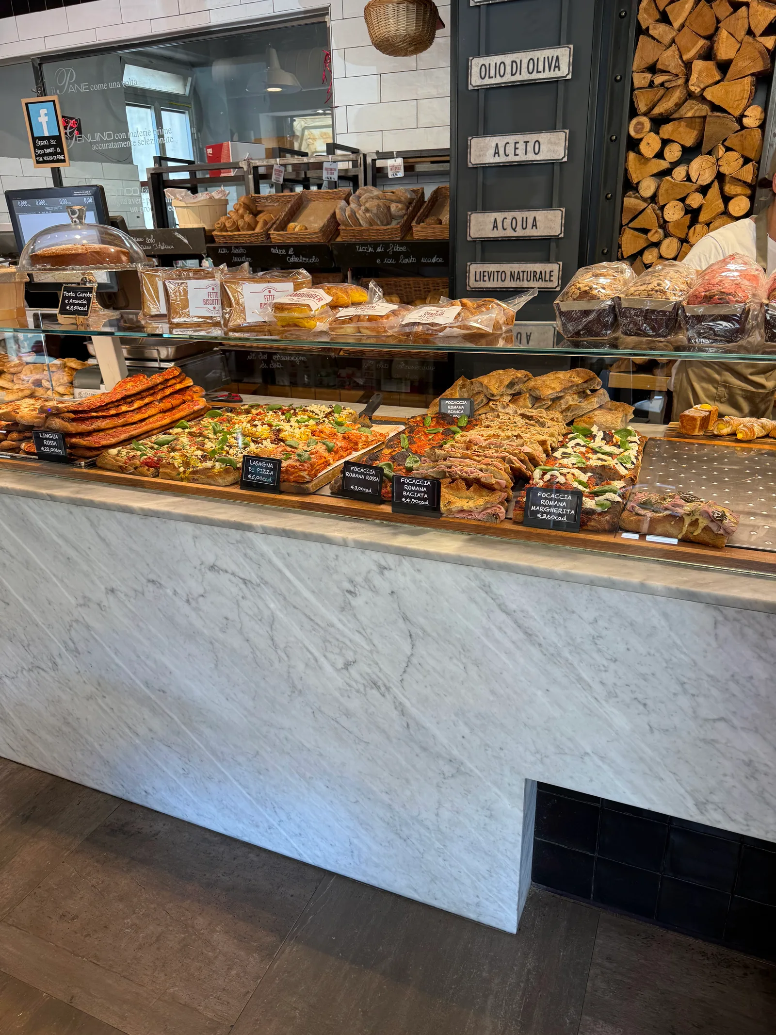 Main view at Spoto Bakery - Voglia di Pane Turin — travel photo