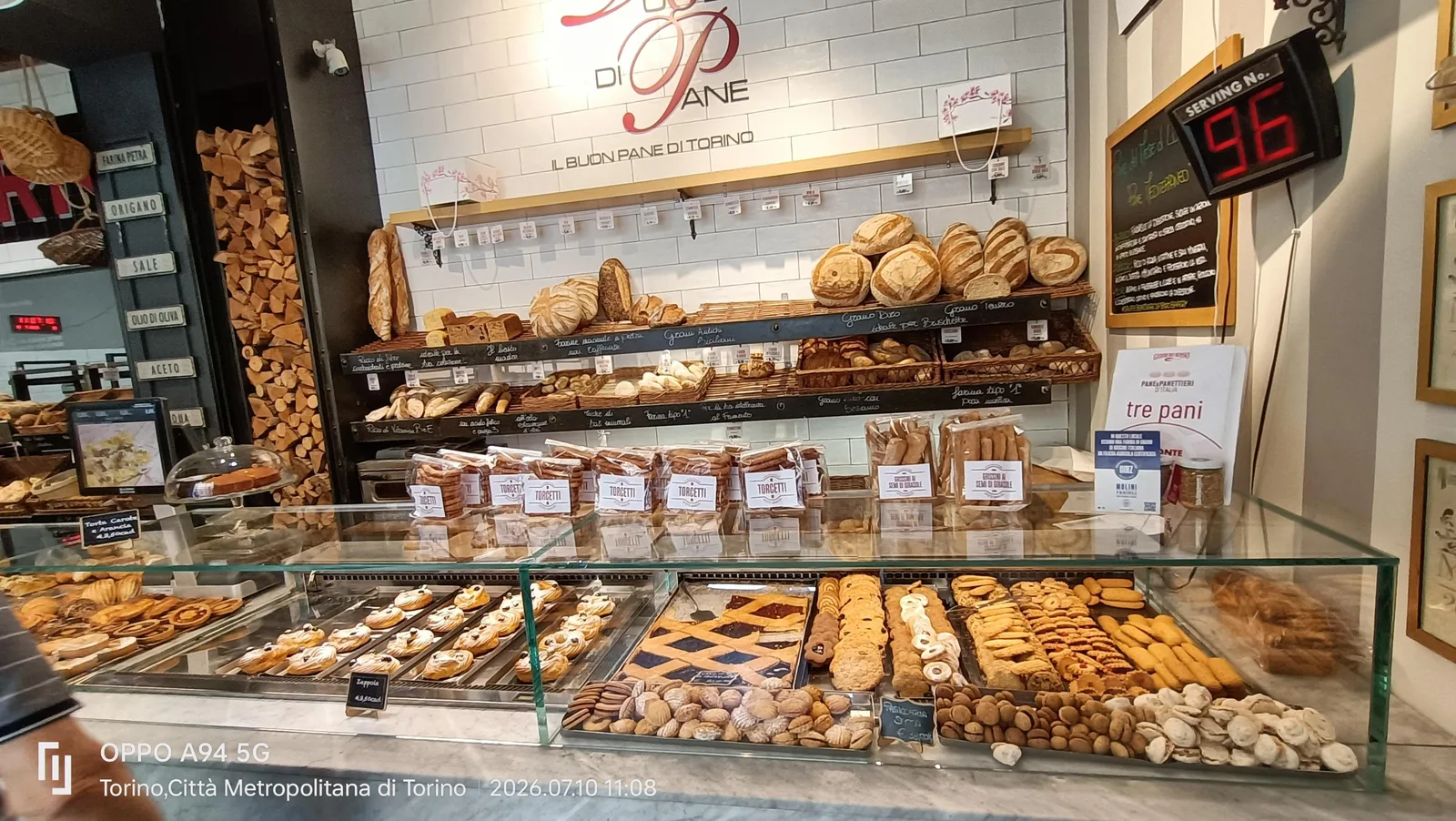 Atmosphere at Spoto Bakery - Voglia di Pane Turin — travel photo