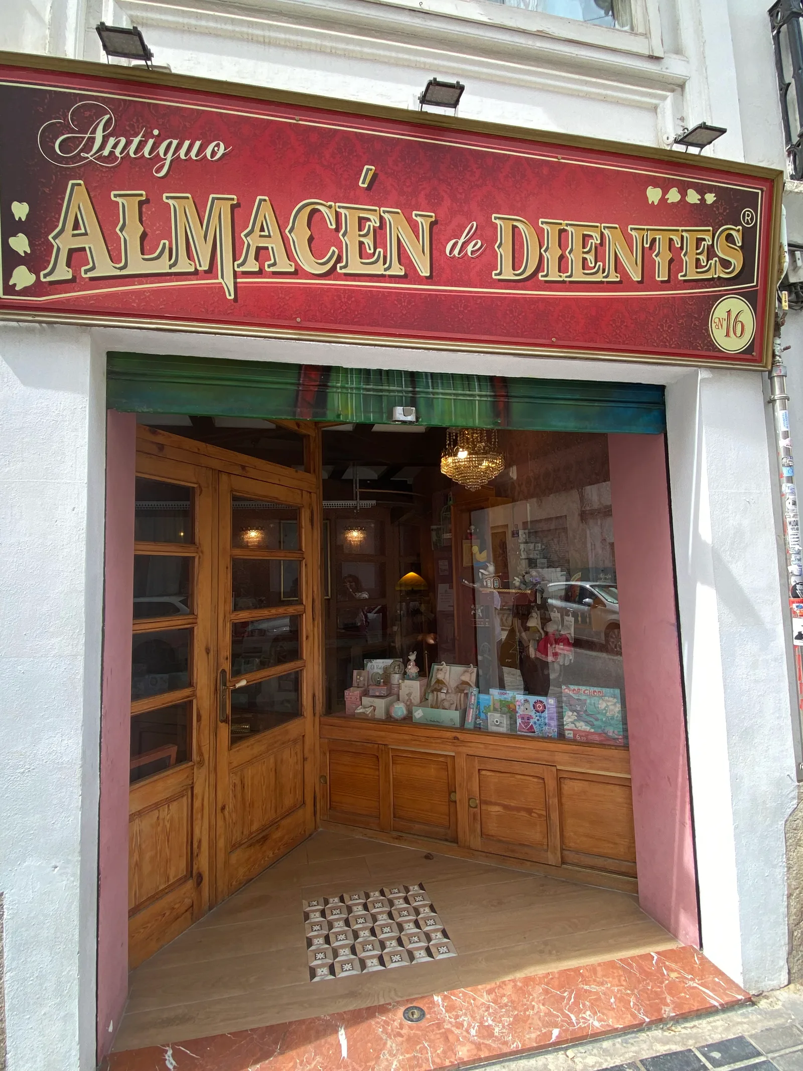 Main view at Antiguo Almacén de Dientes Valencia — travel photo
