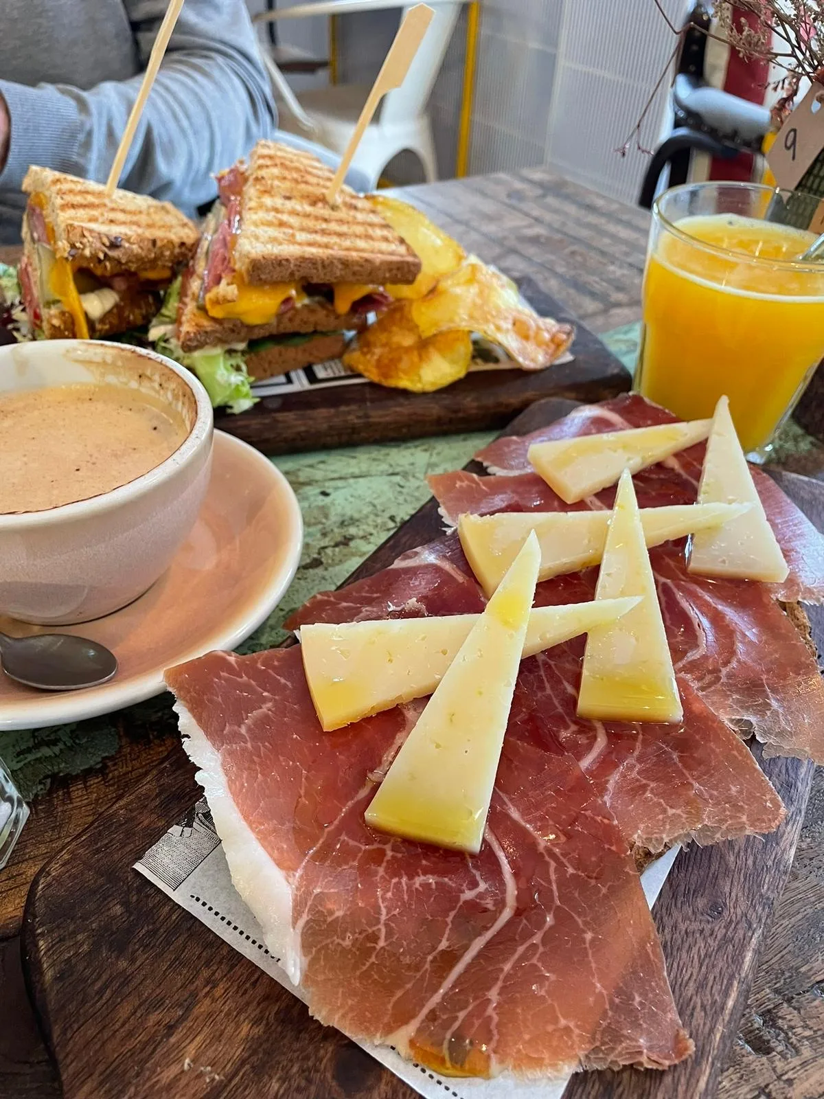 Atmosphere at El Coffi del Carmen Valencia — travel photo