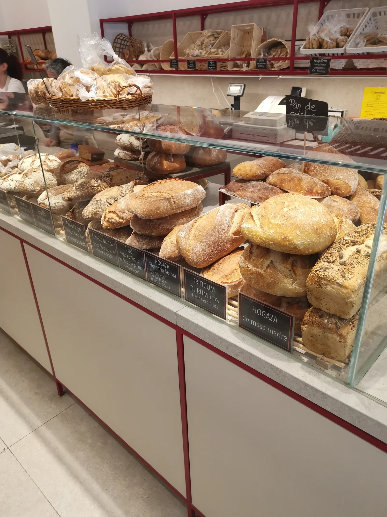 Atmosphere at Horno San Bartolomé Valencia — travel photo