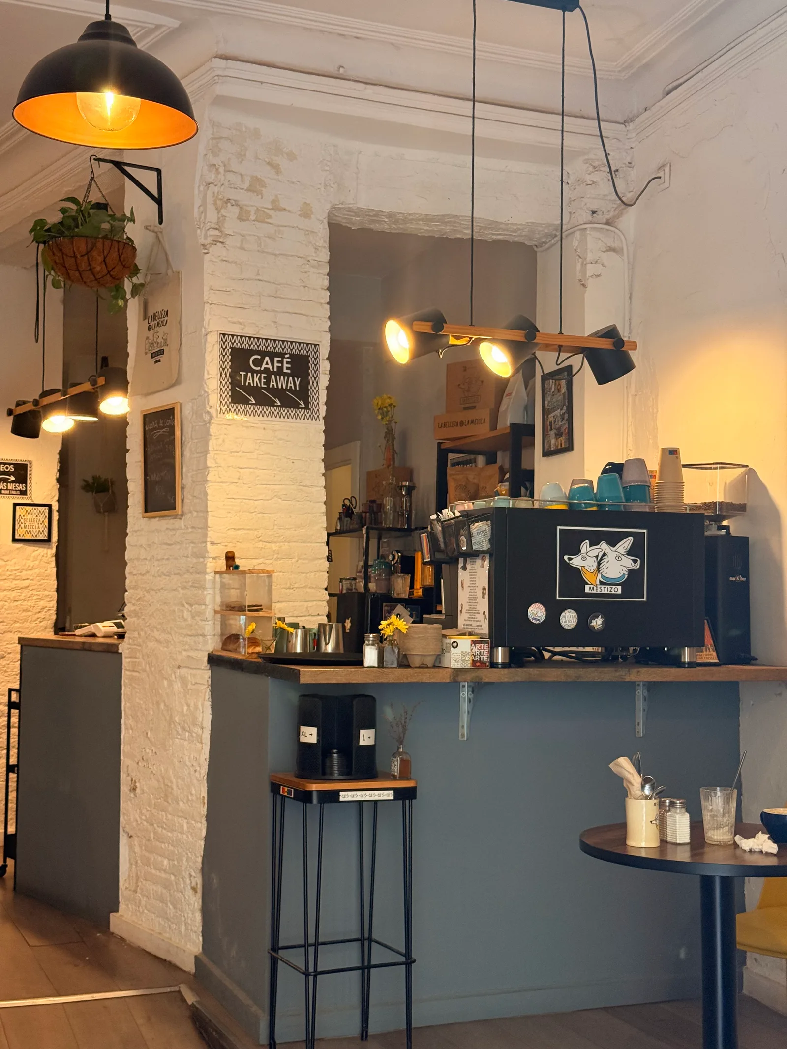 Details at MESTIZO - Café de especialidad • Brunch • Tapas Valencia — travel photo