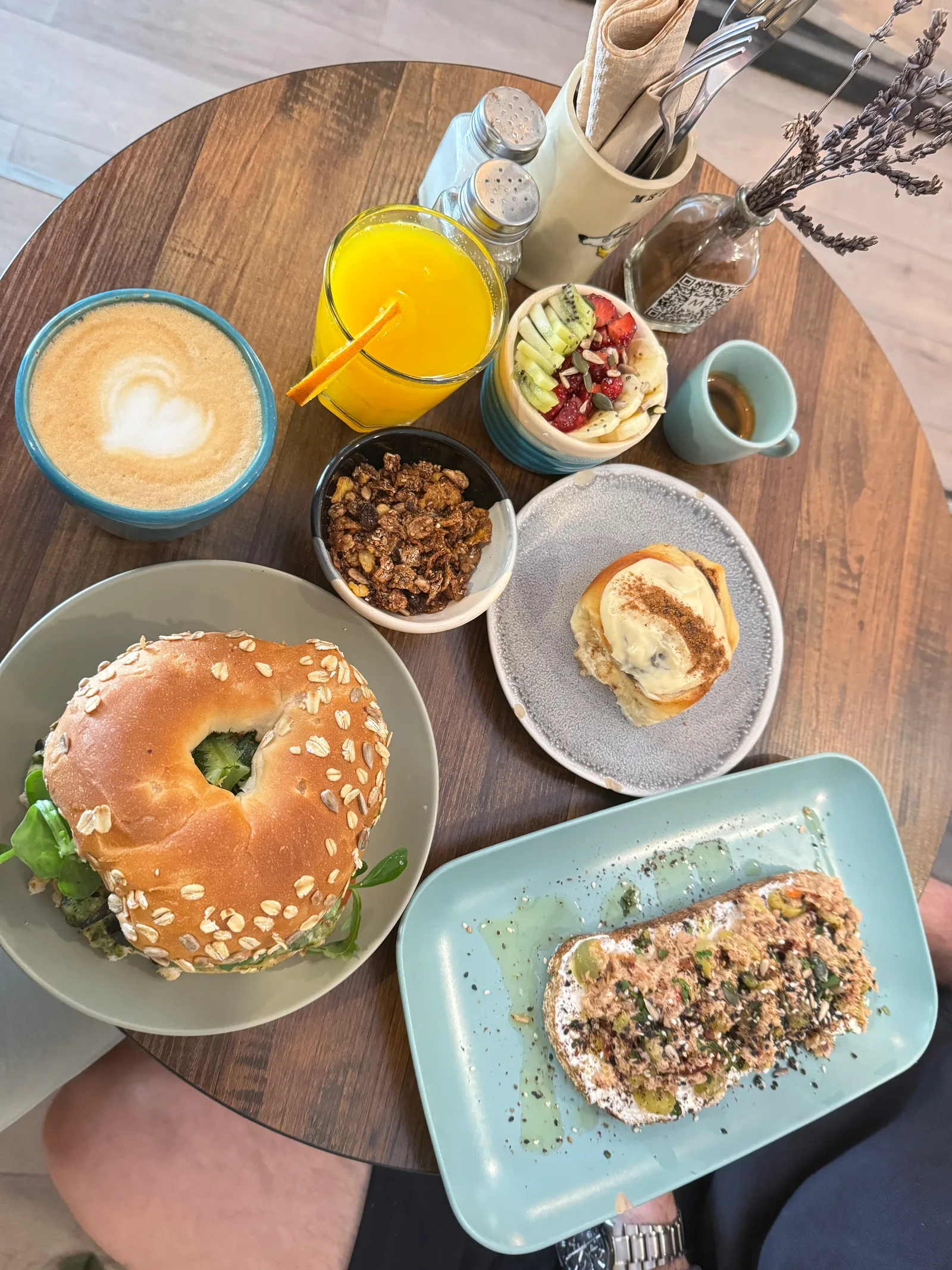 Atmosphere at MESTIZO - Café de especialidad • Brunch • Tapas Valencia — travel photo