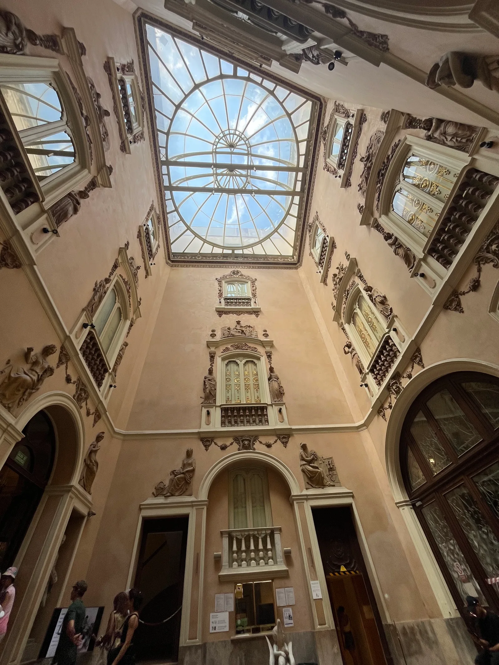 Main view at Museo Nacional de Cerámica y Artes Suntuarias "González Martí Valencia — travel photo