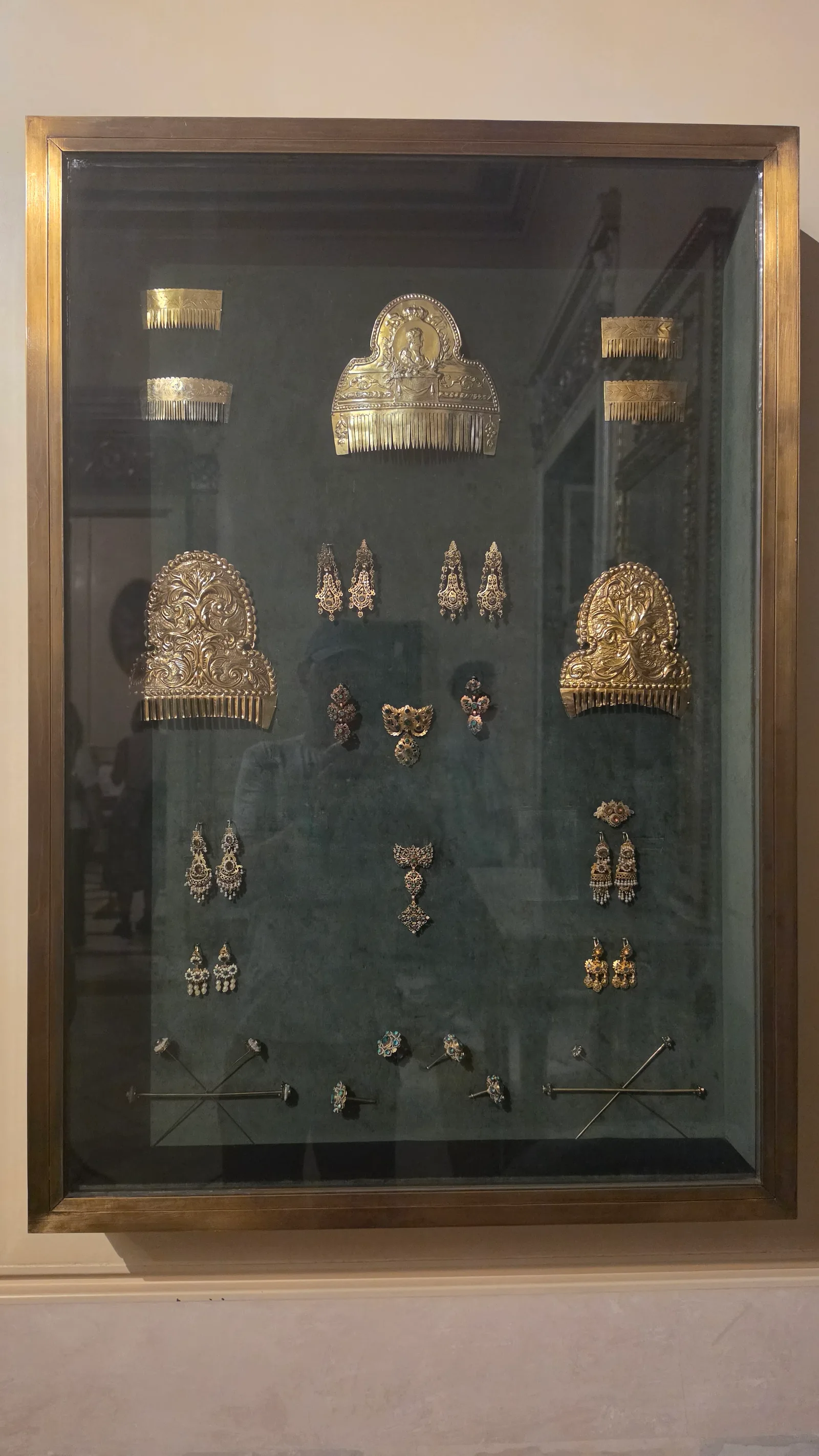 Details at Museo Nacional de Cerámica y Artes Suntuarias "González Martí Valencia — travel photo