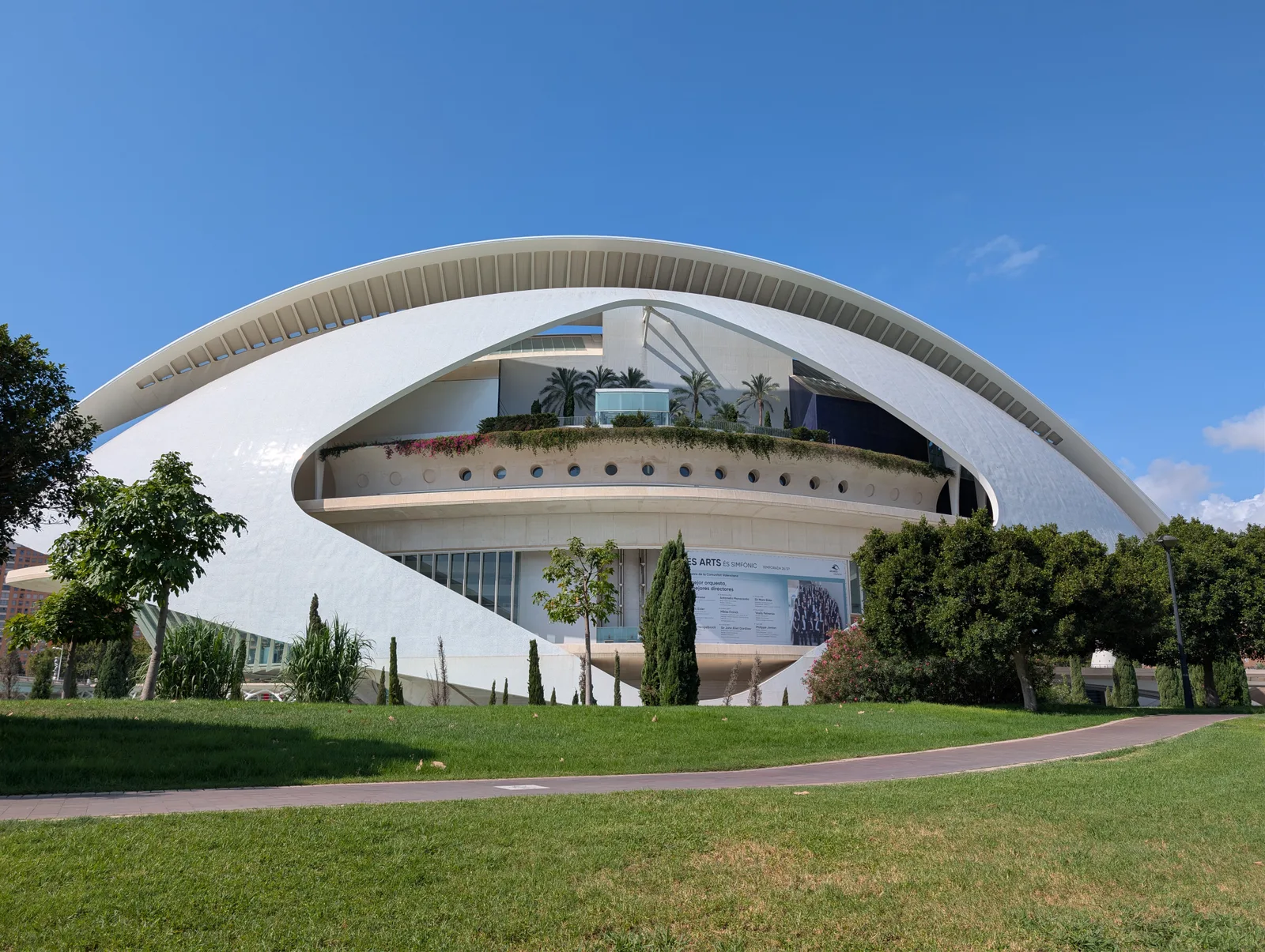 Main view at Palacio de Las Artes Reina Sofía Valencia — travel photo