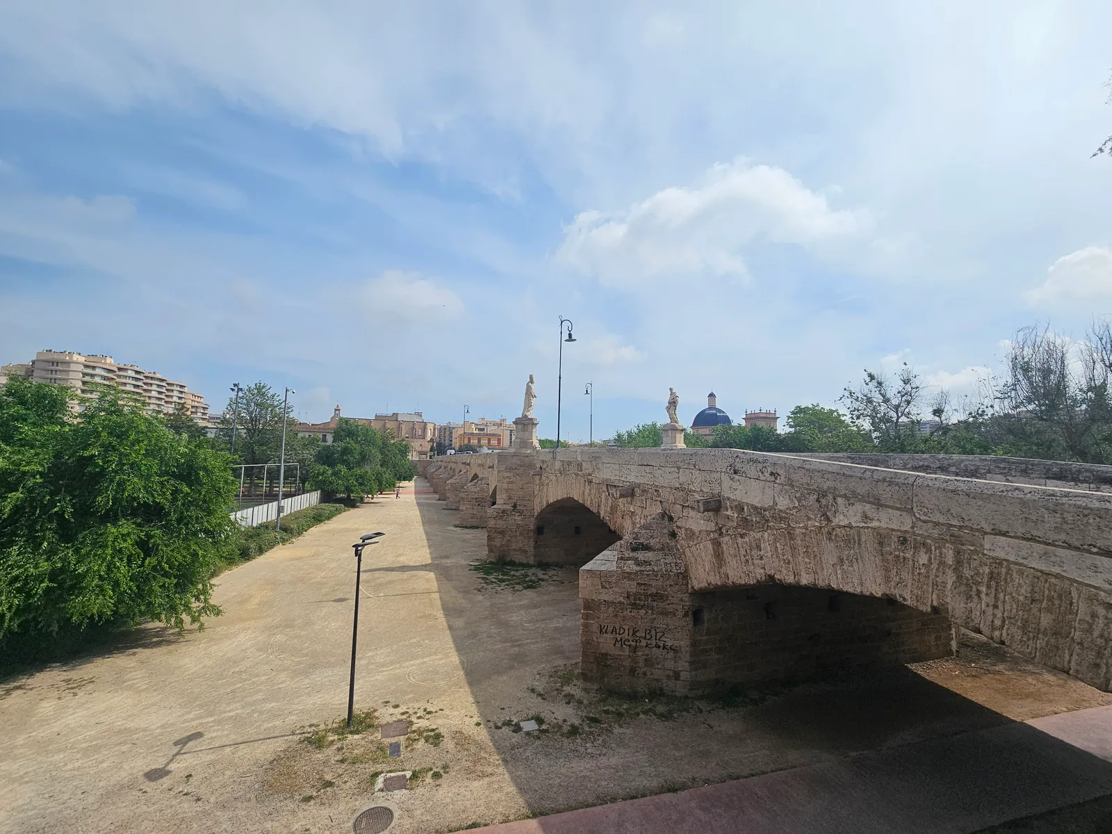Atmosphere at Parque del Turia Valencia — travel photo