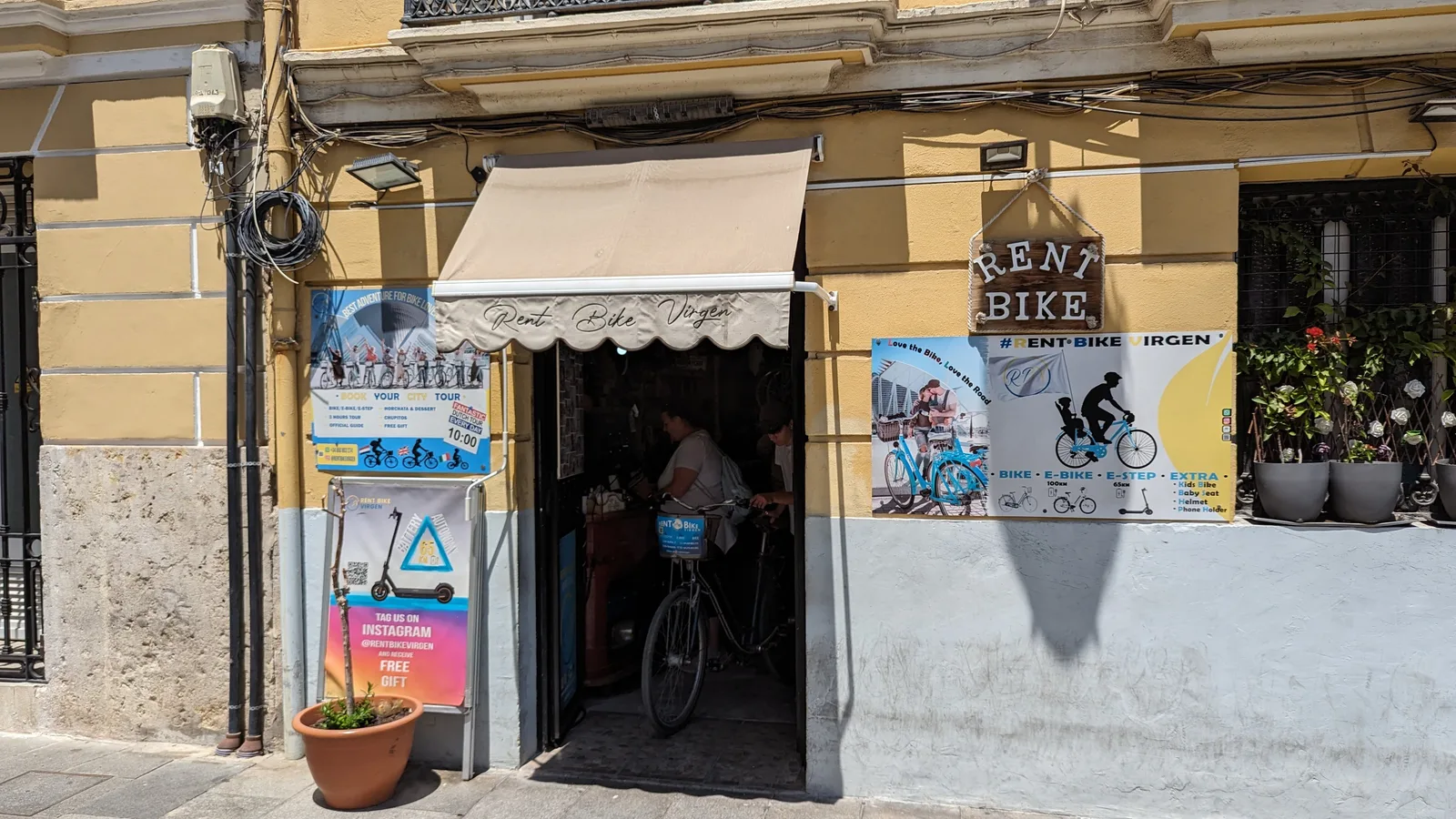 Main view at Rent Bike Virgen - Bailia Valencia — travel photo