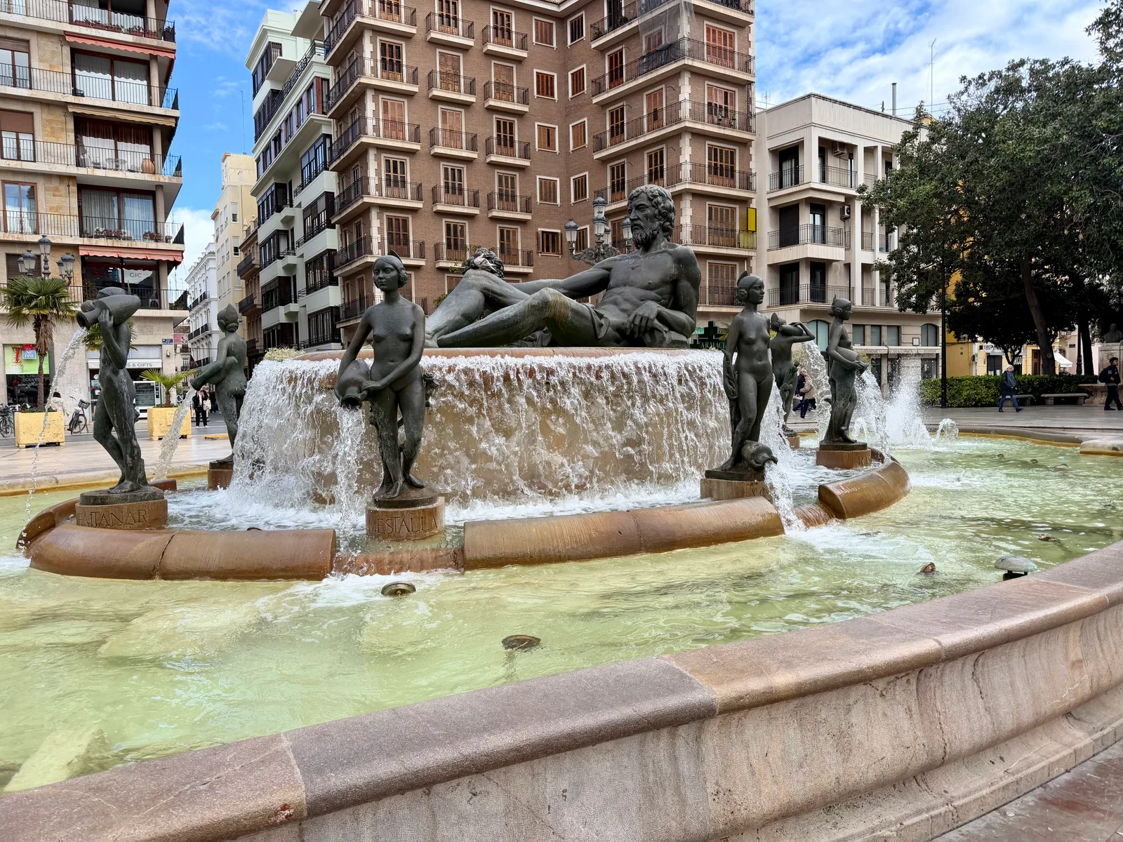 Atmosphere at Turia Fountain Valencia — travel photo