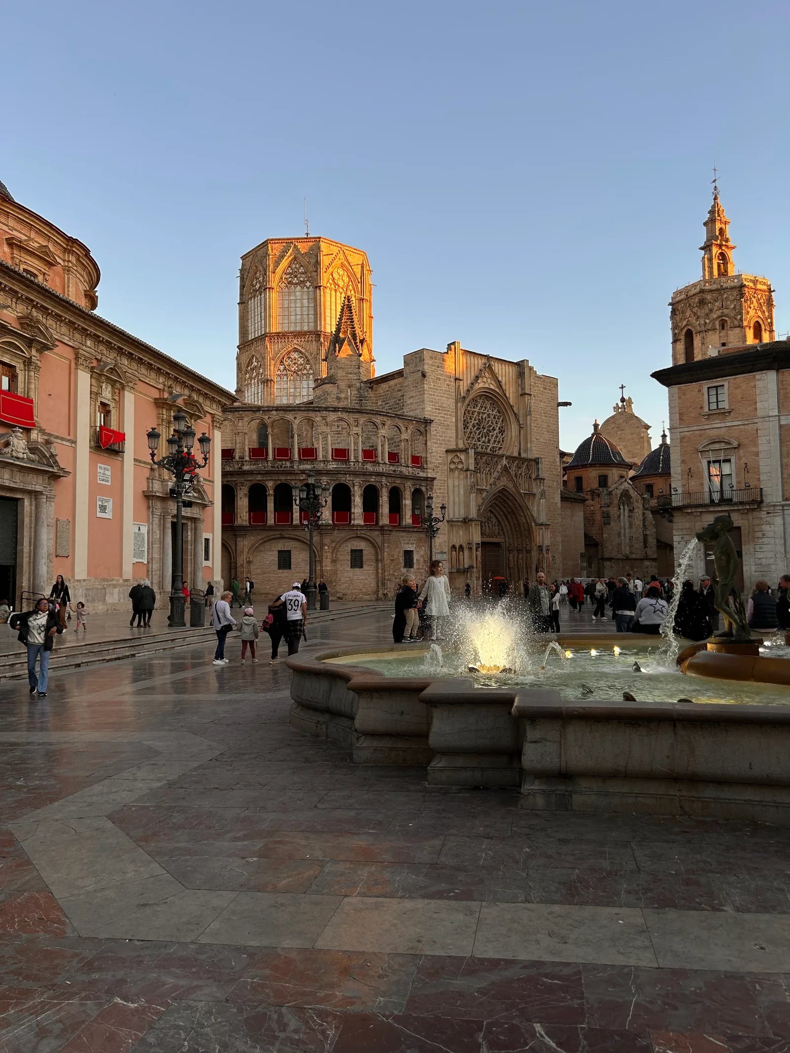 Atmosphere at Valencia Cathedral Valencia — travel photo