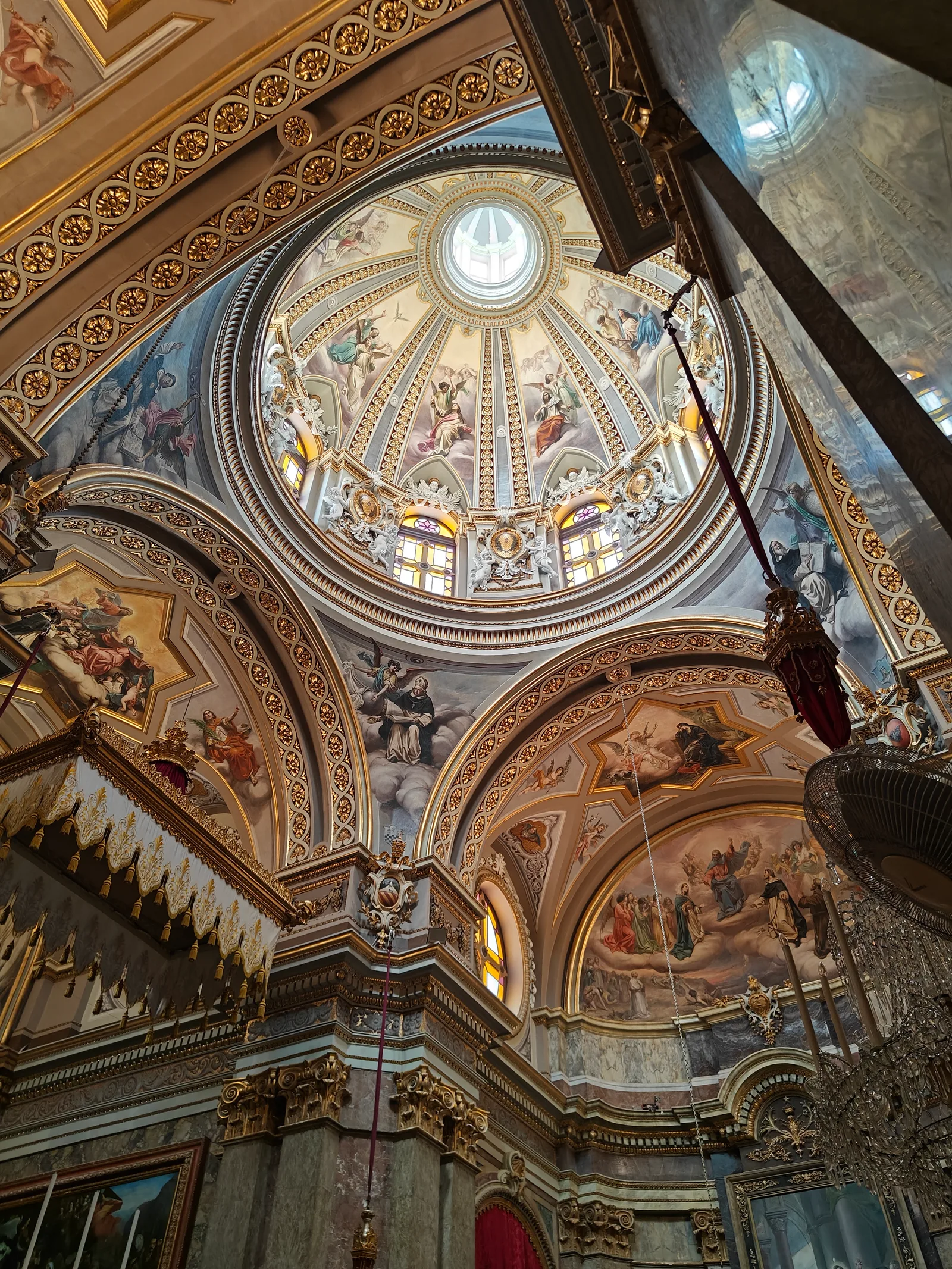 Interior at Basilica of Saint Dominic & Porto Salvo Valletta — travel photo