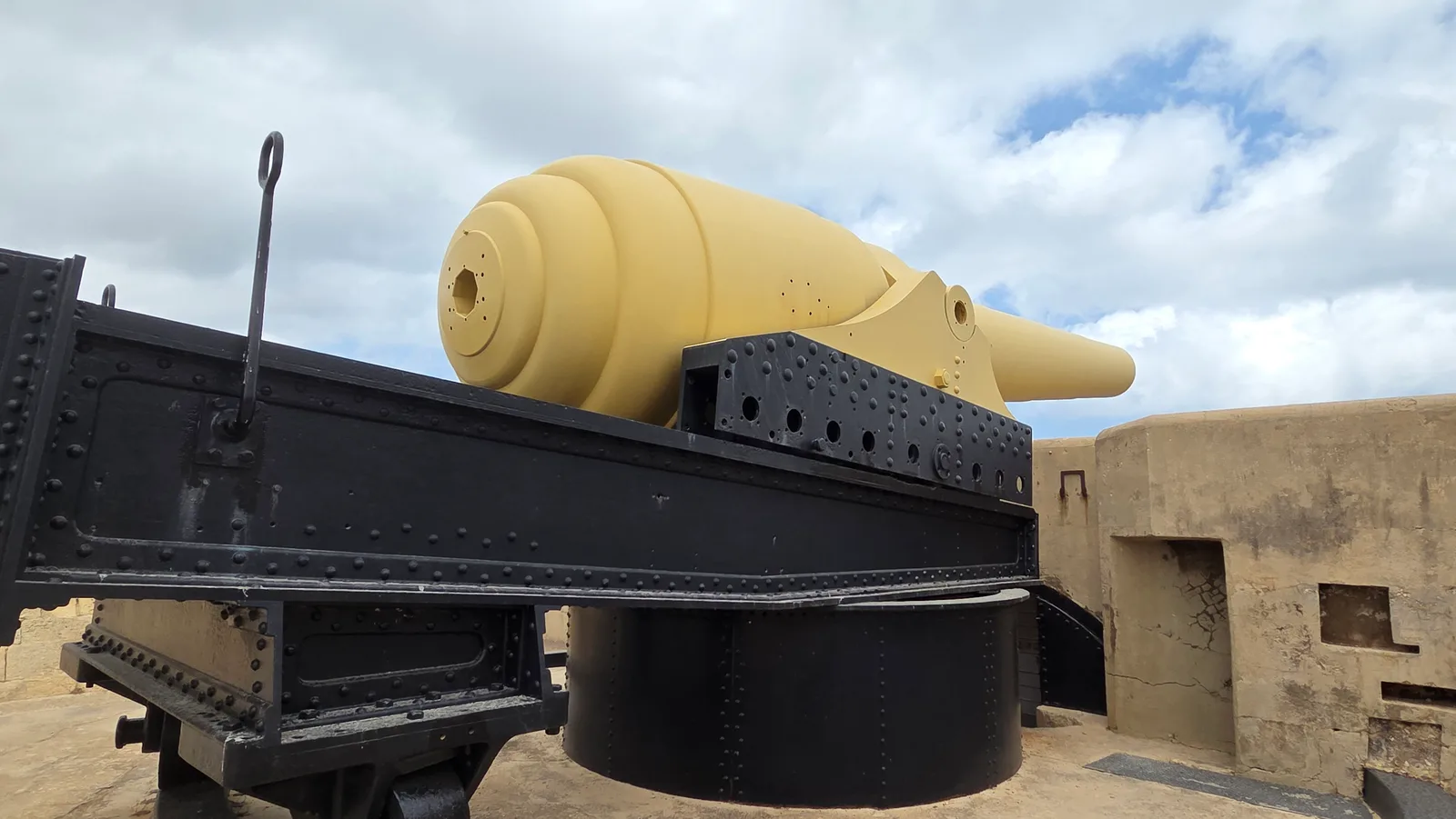 Atmosphere at Fort Rinella Valletta — travel photo