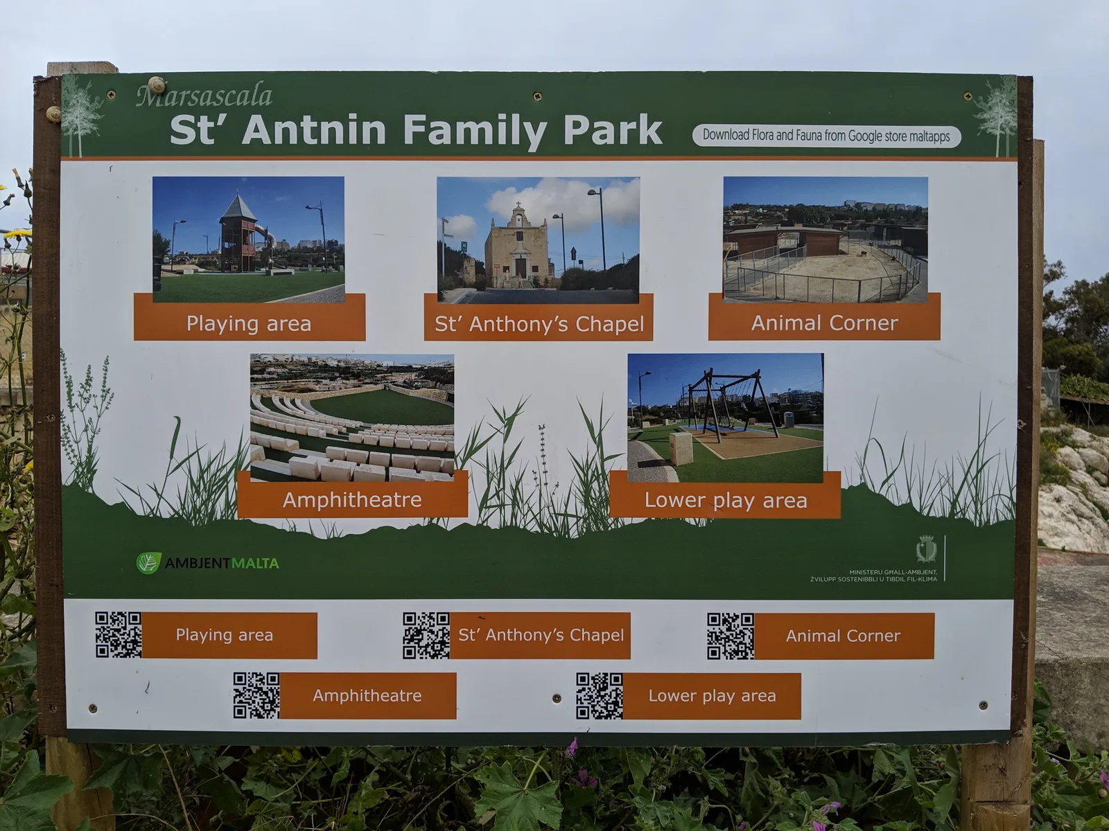 Main view at Sant'Antnin Family Park Valletta — travel photo