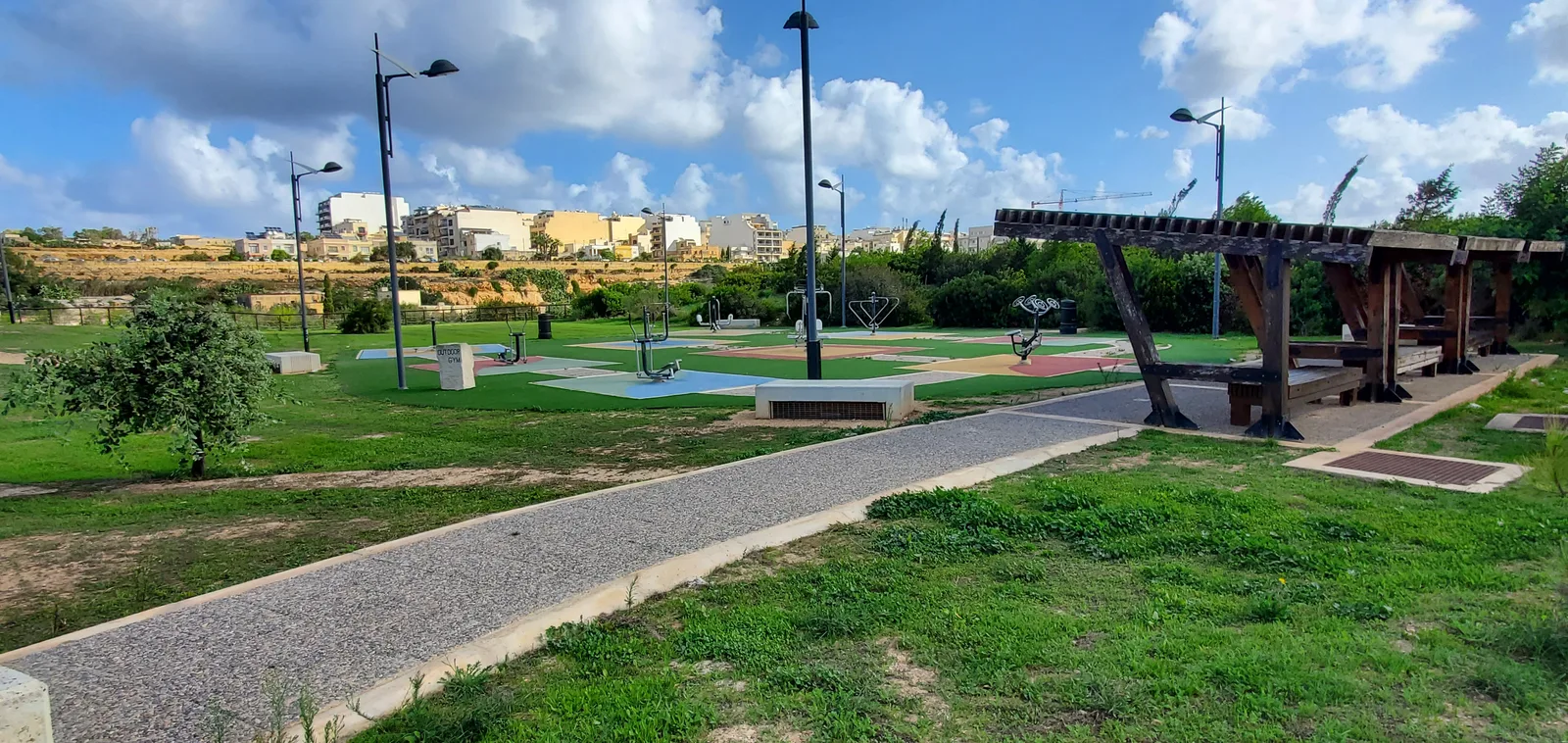 Details at Sant'Antnin Family Park Valletta — travel photo