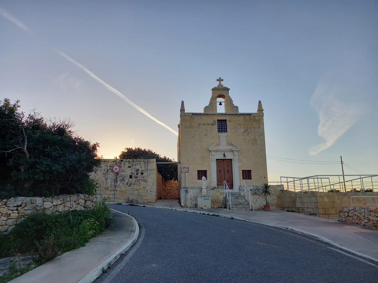 Atmosphere at Sant'Antnin Family Park Valletta — travel photo
