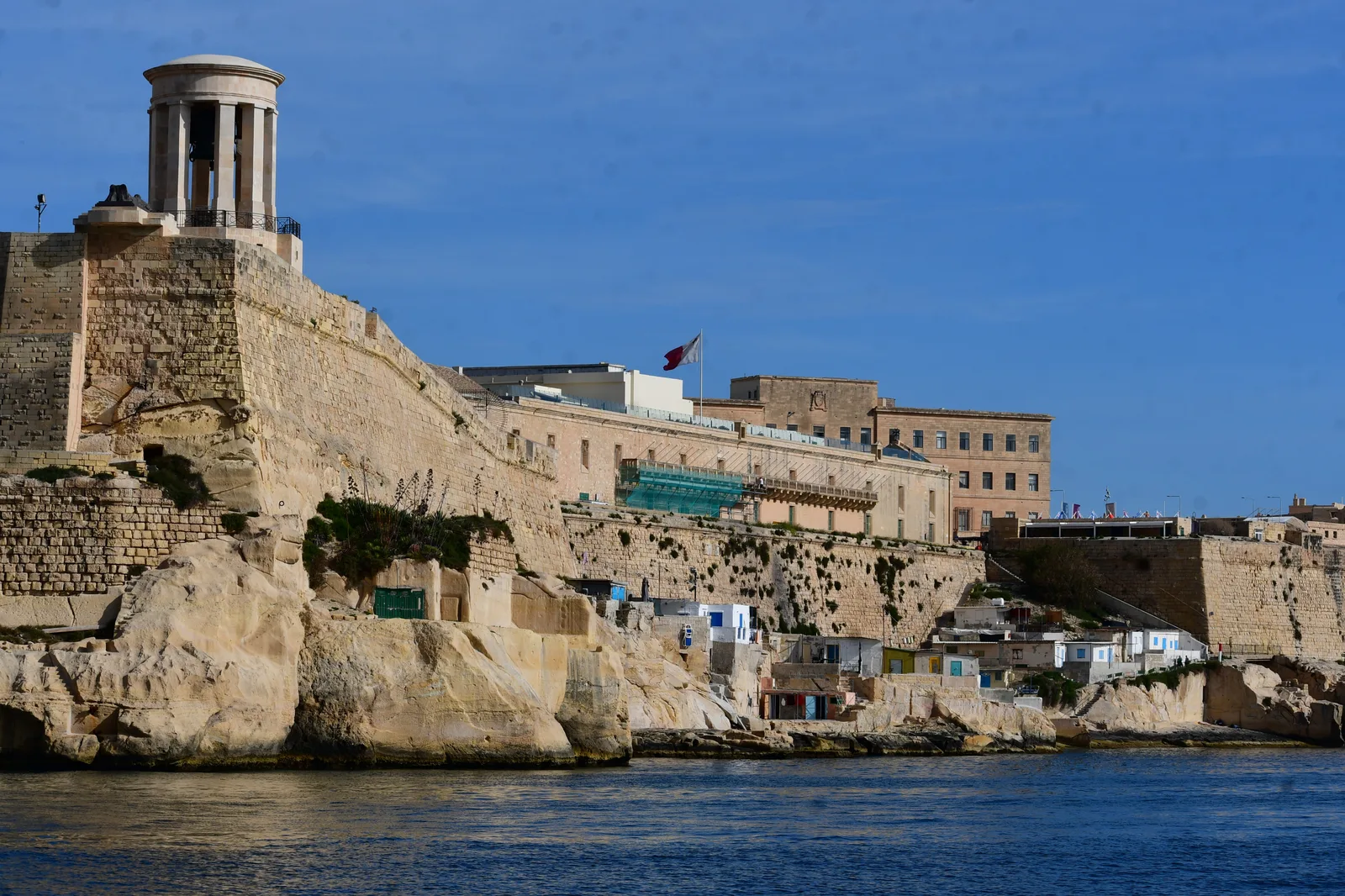 Atmosphere at Siege Bell War Memorial Valletta — travel photo