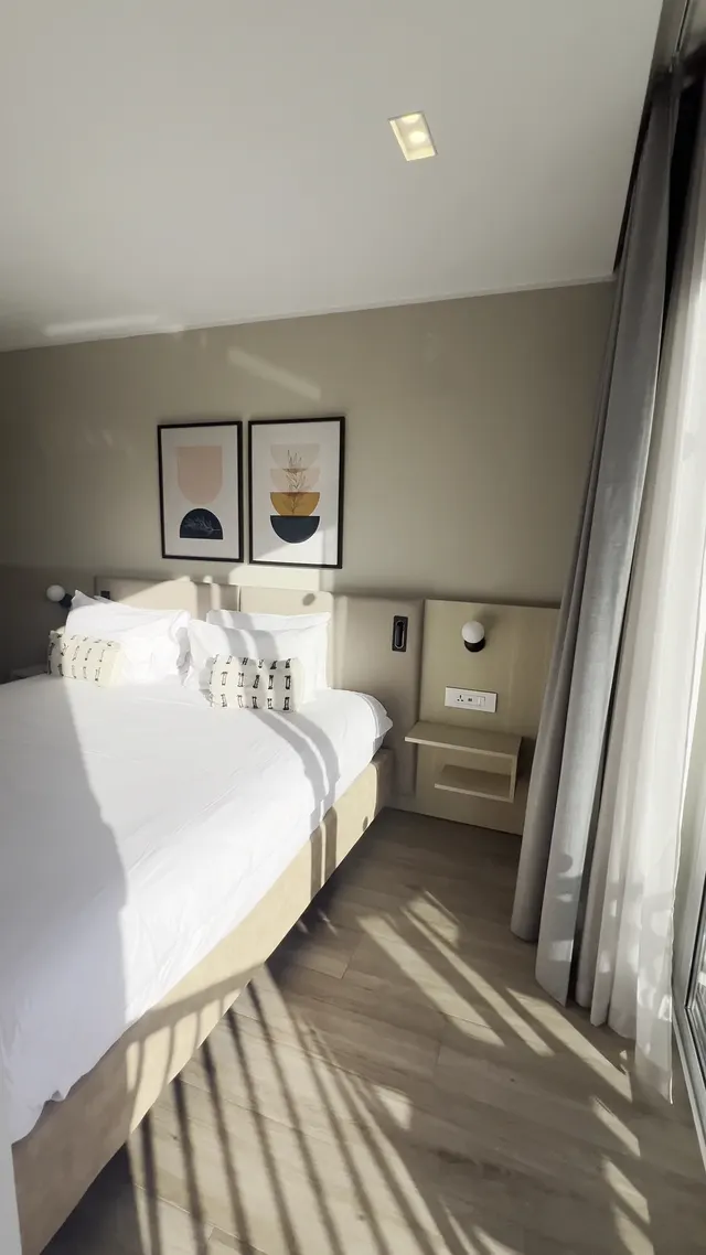 Strand Suites