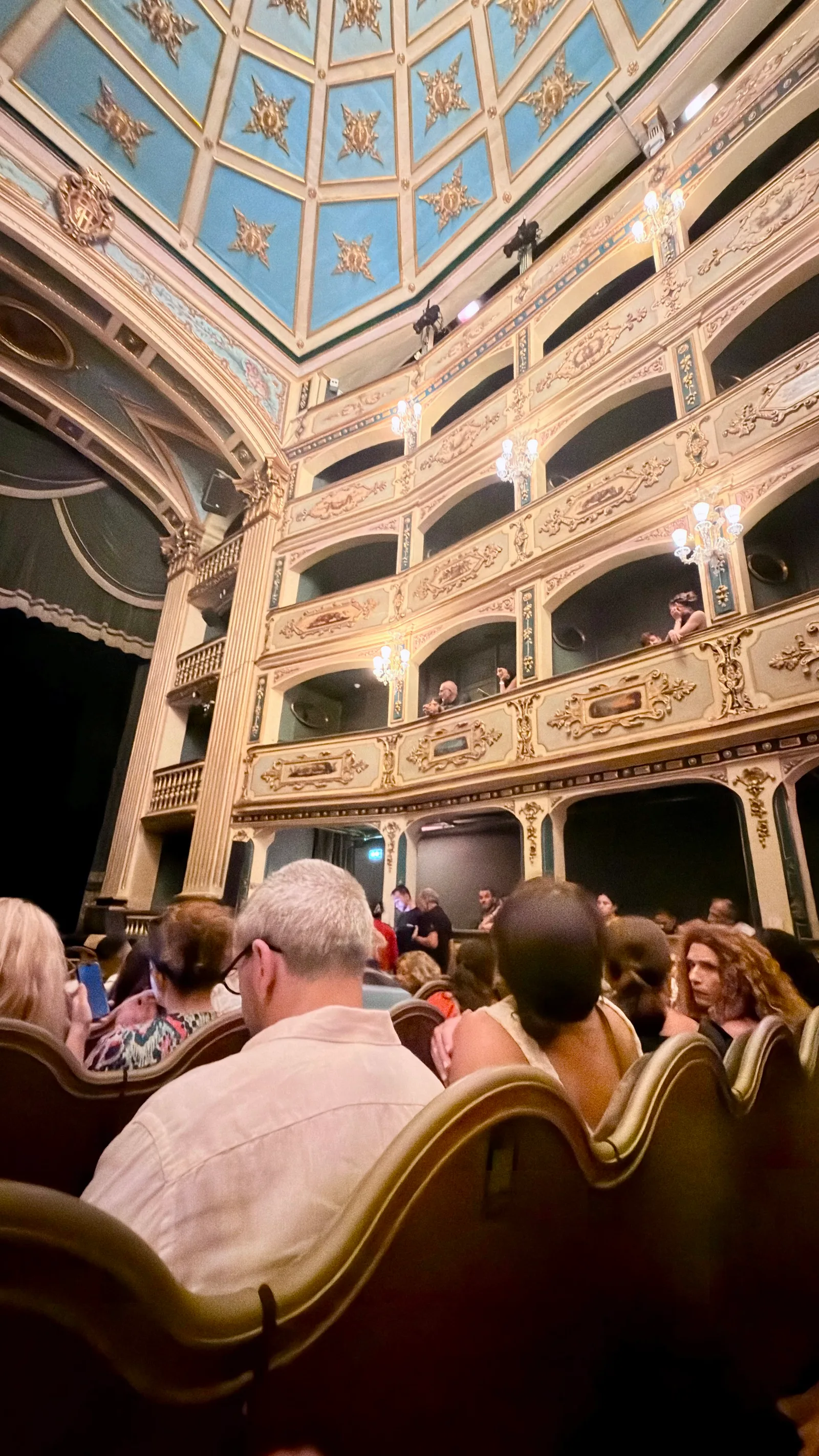 Atmosphere at Teatru Manoel Valletta — travel photo
