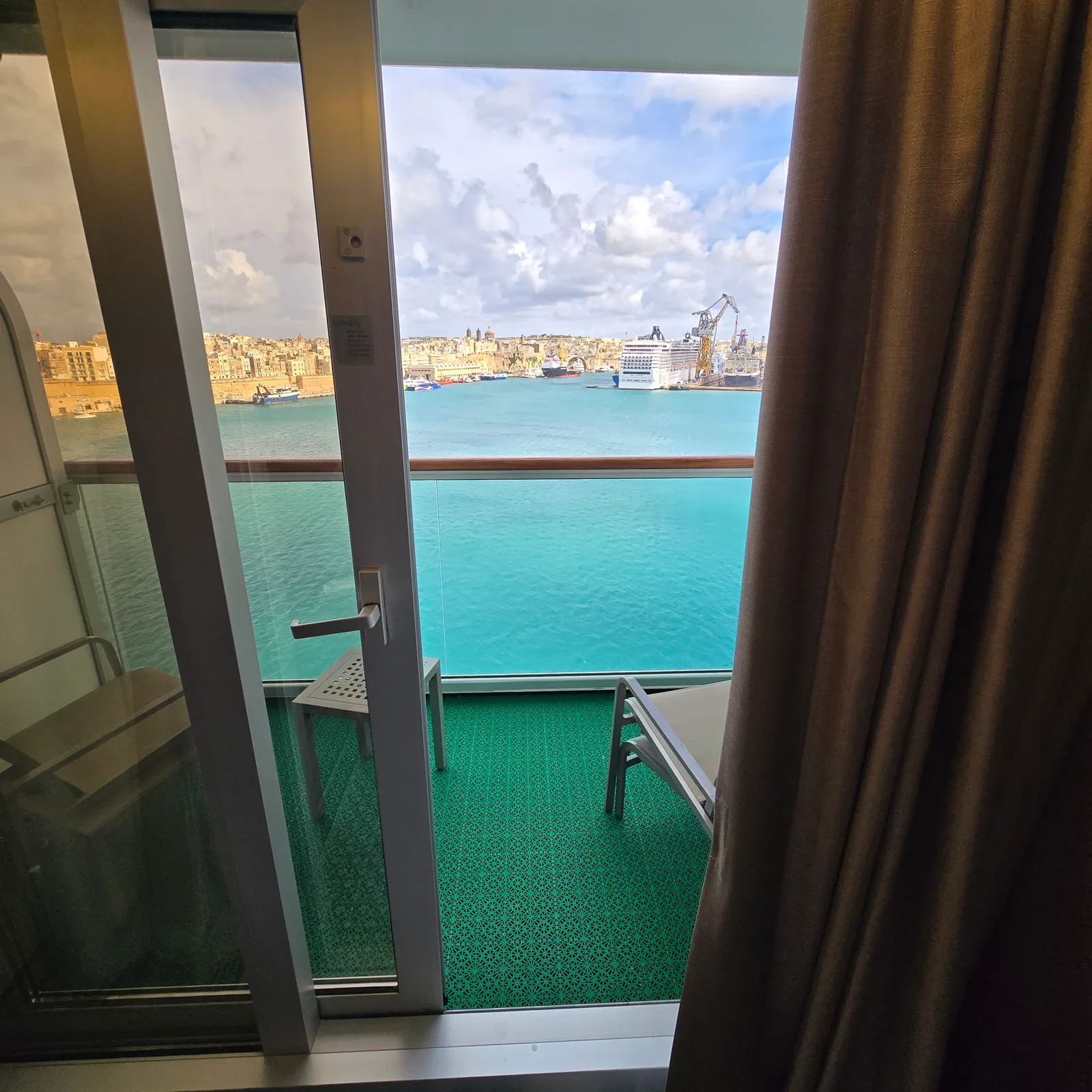 Atmosphere at The Valletta Waterfront Valletta — travel photo