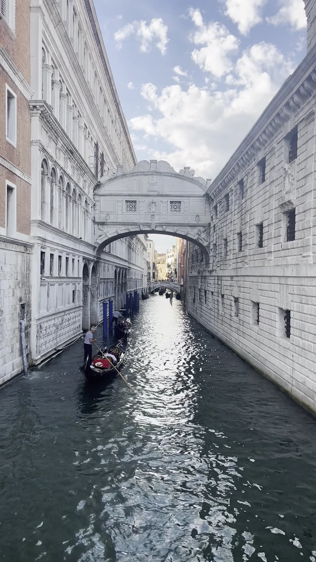 Main view at Bridge of Sighs Venice — travel photo