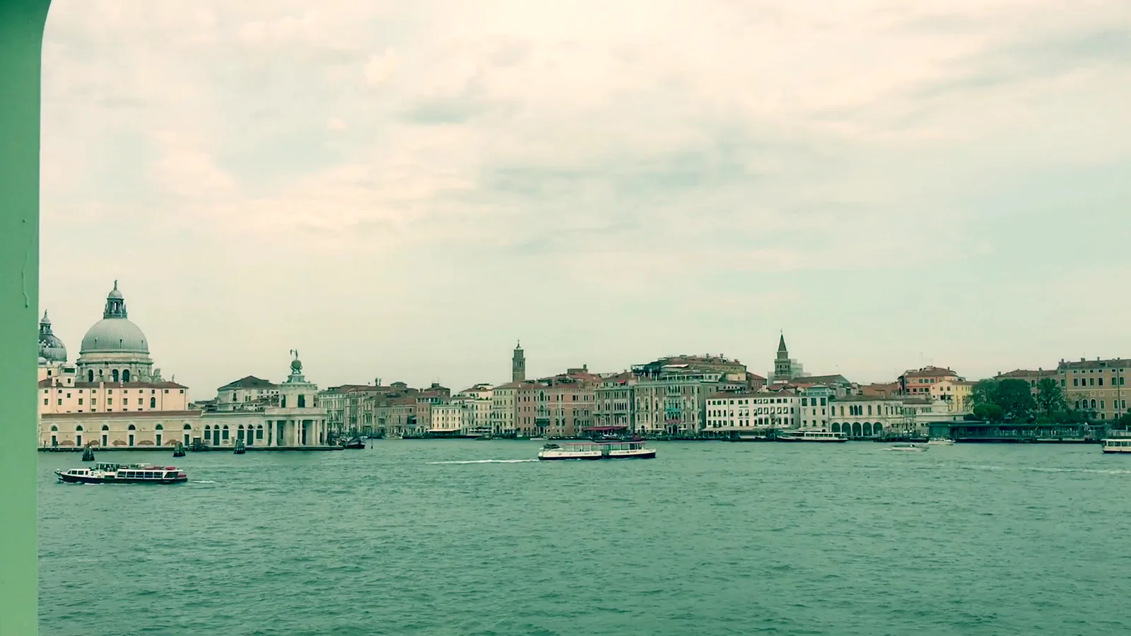 Main view at Cannaregio Canal Venice — travel photo