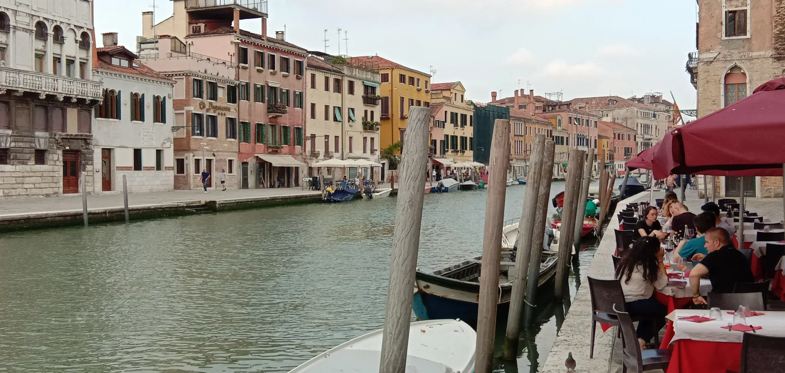 Details at Cannaregio Canal Venice — travel photo