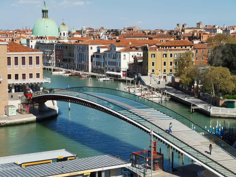 Constitution Bridge