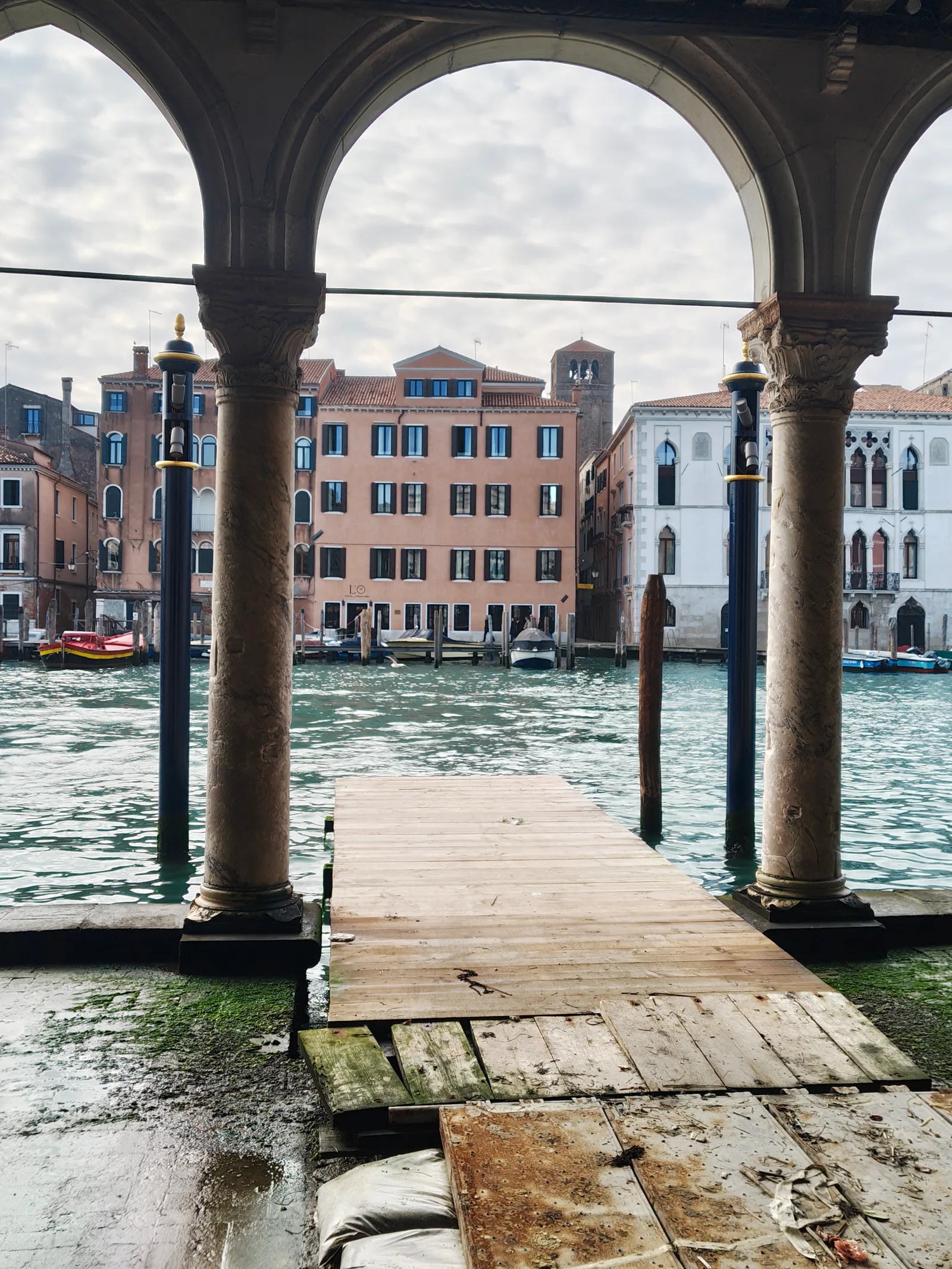 Atmosphere at Galleria Giorgio Franchetti alla Ca' d'Oro Venice — travel photo