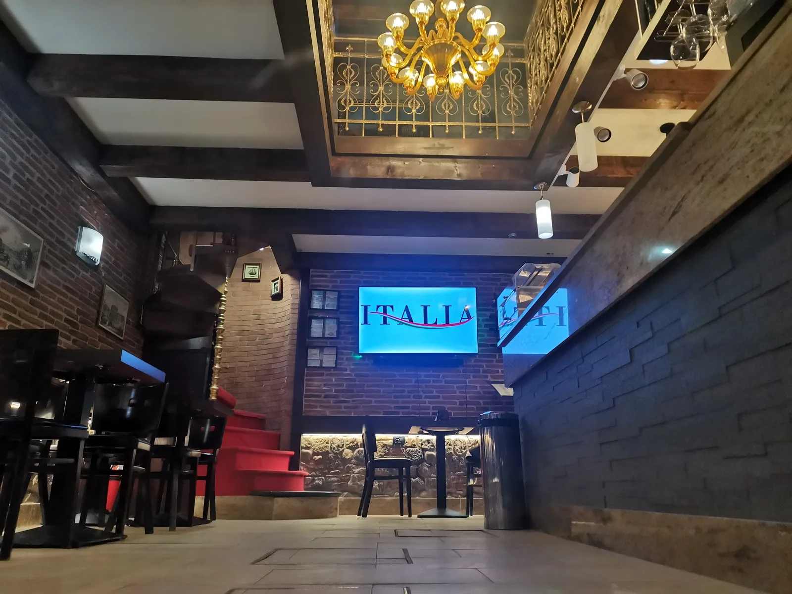 HEY RICH BAR — hidden gems guide Venice