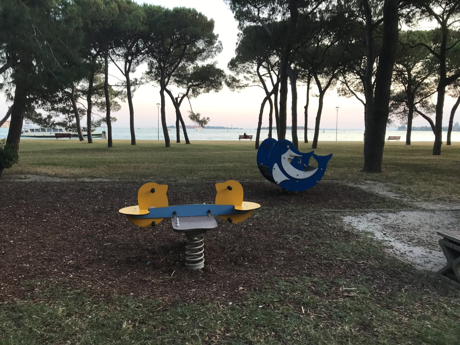 Details at Parco giochi per bambini Venice — travel photo