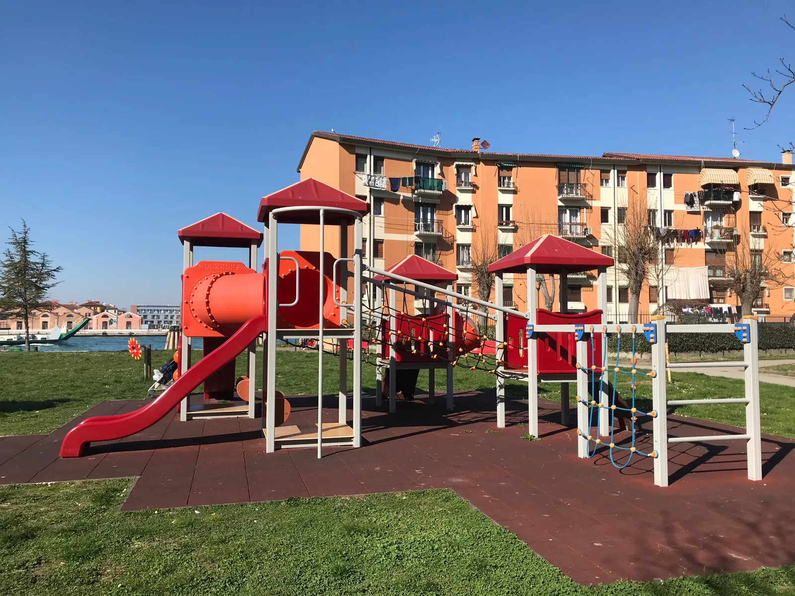 Sacca Fisola playground — family guide Venice