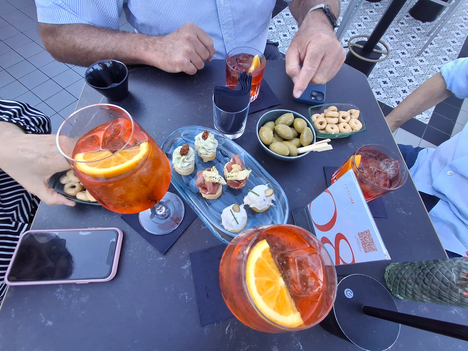 Atmosphere at Skyline Rooftop Bar Venice — travel photo