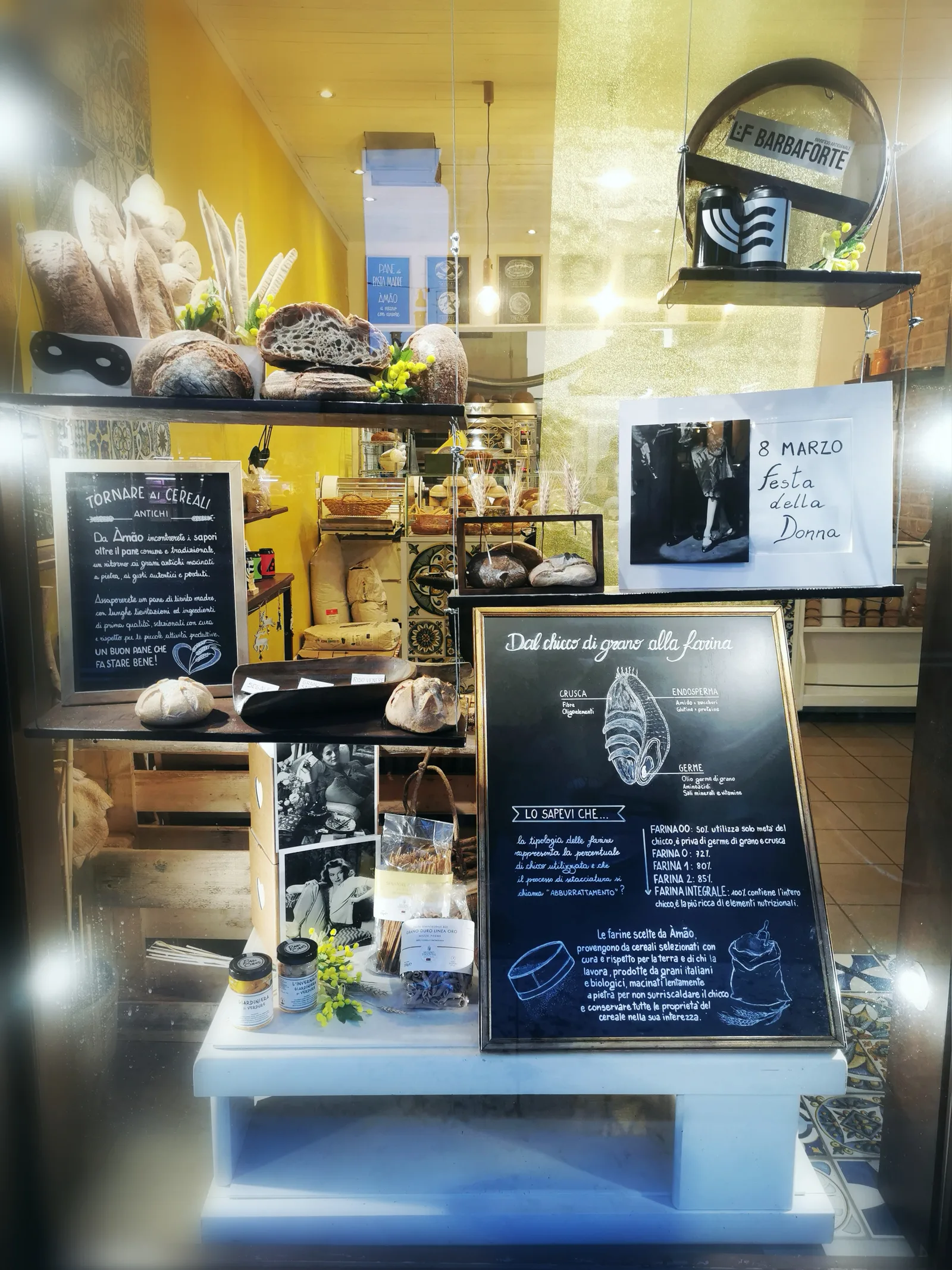 Atmosphere at AMAO sapori oltre il pane Verona — travel photo