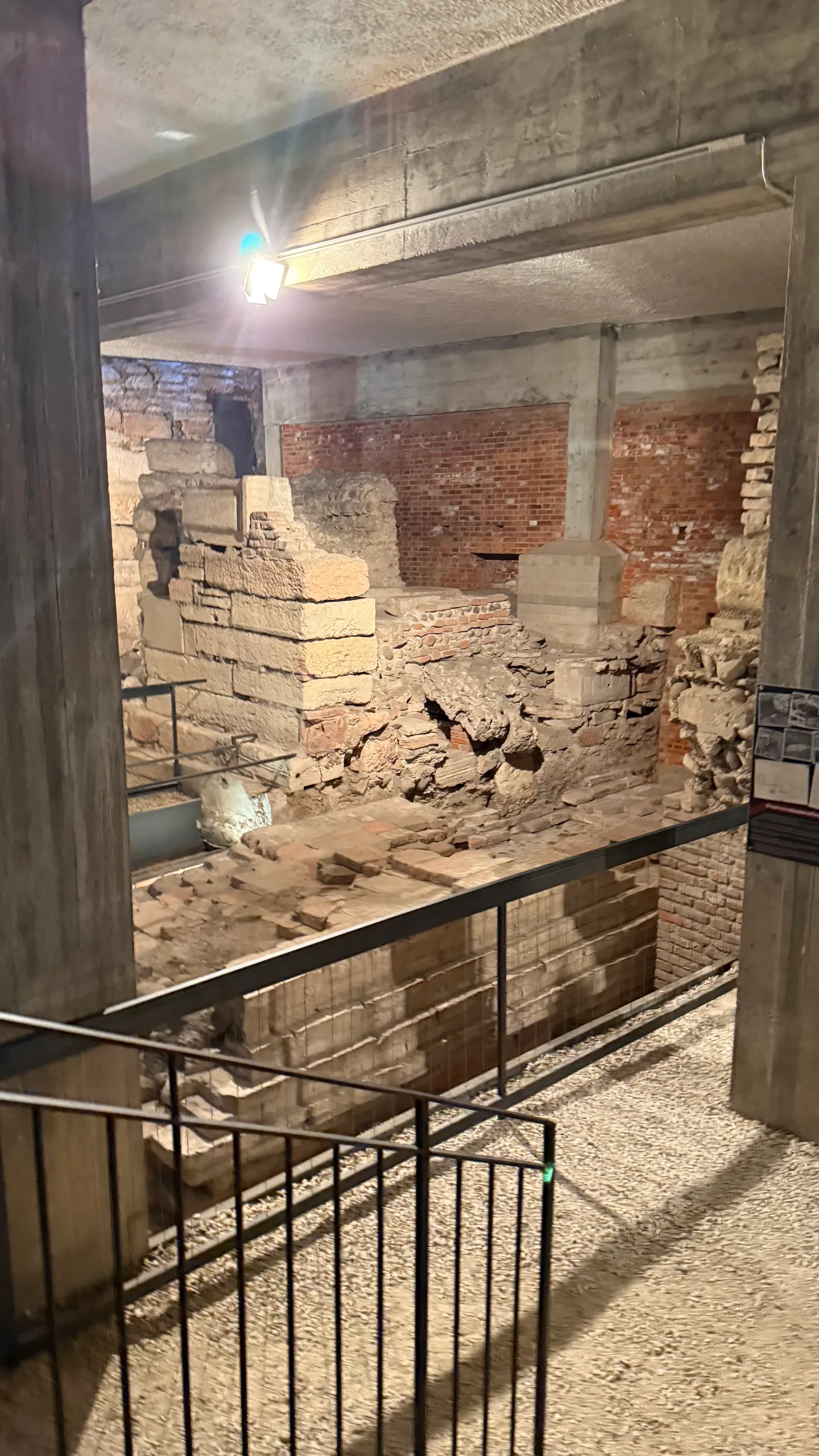 Details at Area archeologica di Corte Sgarzerie Verona — travel photo