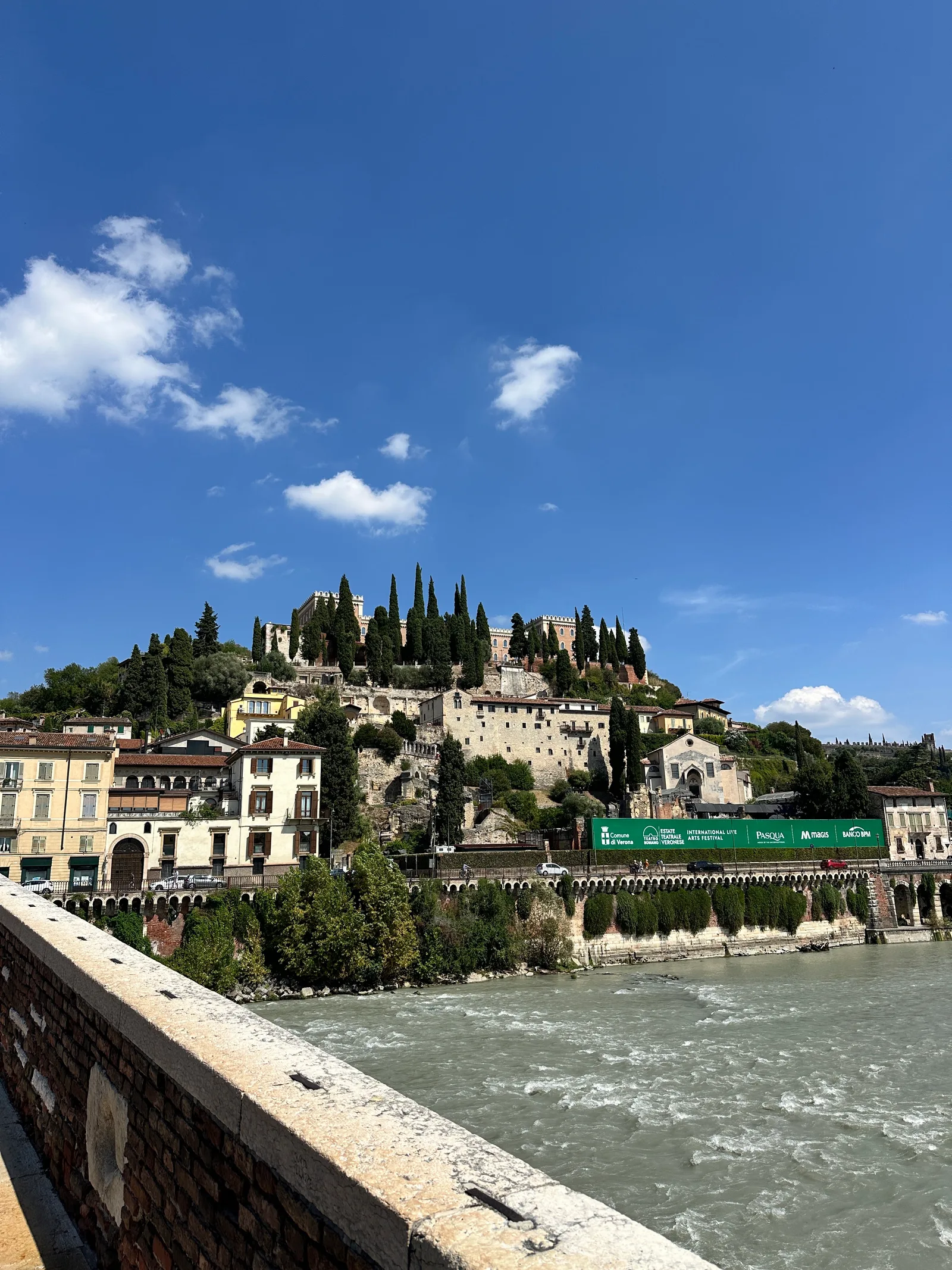 Main view at Castelvecchio Bridge Verona — travel photo