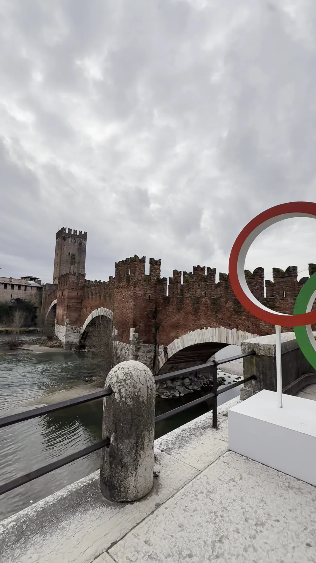 Atmosphere at Castelvecchio Bridge Verona — travel photo