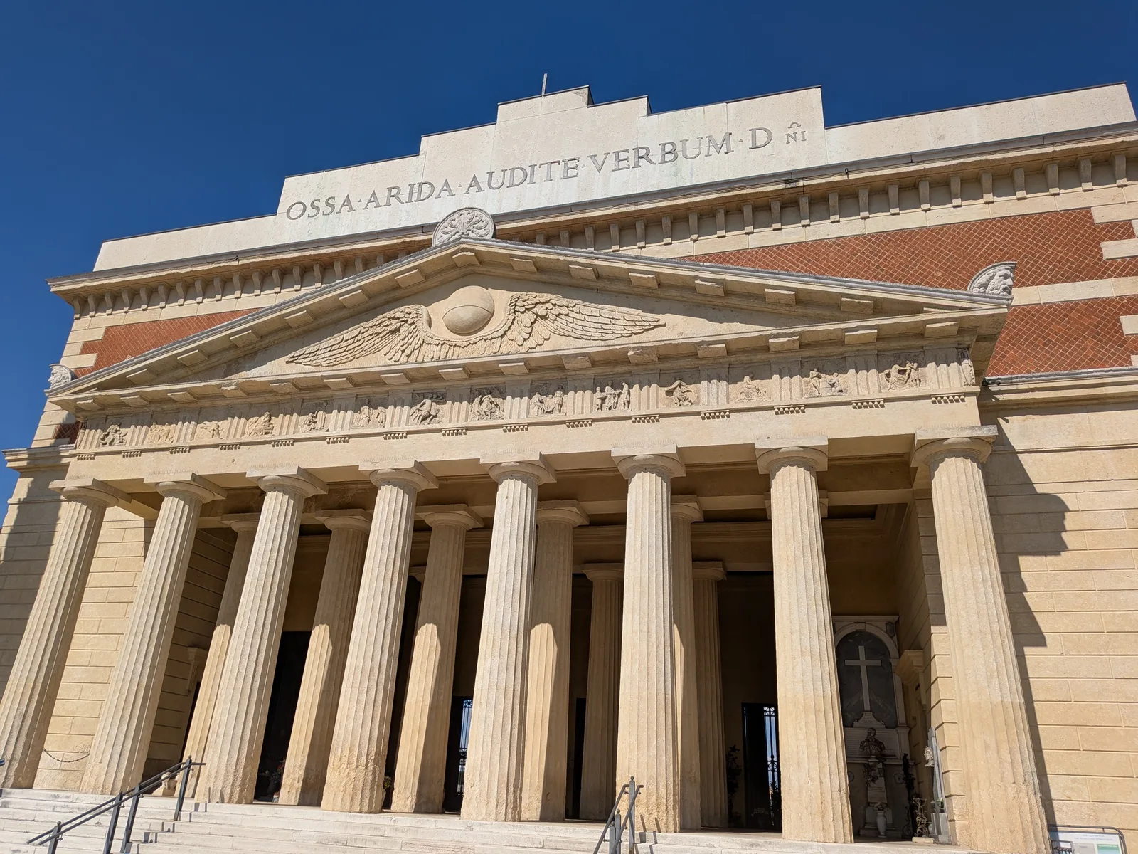 Main view at Cimitero Monumentale Verona — travel photo