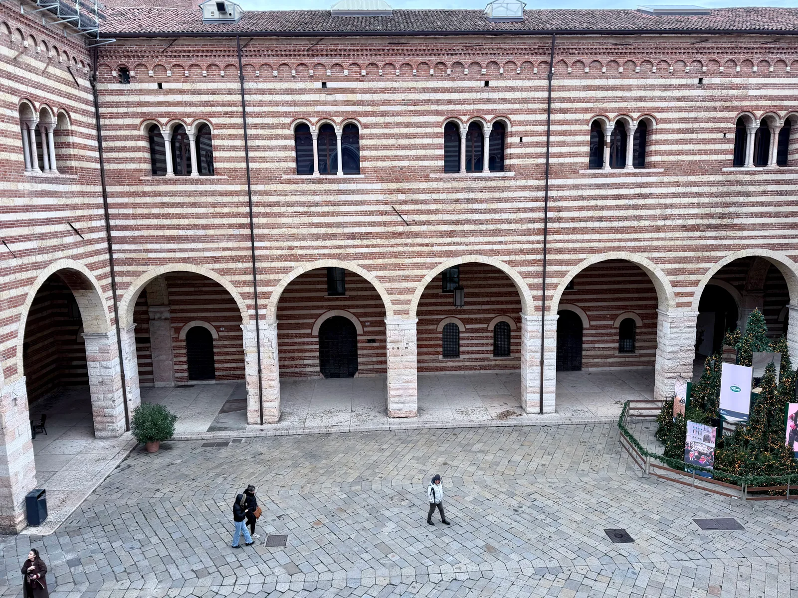 Interior at Courtyard Of The Old Market Verona — travel photo