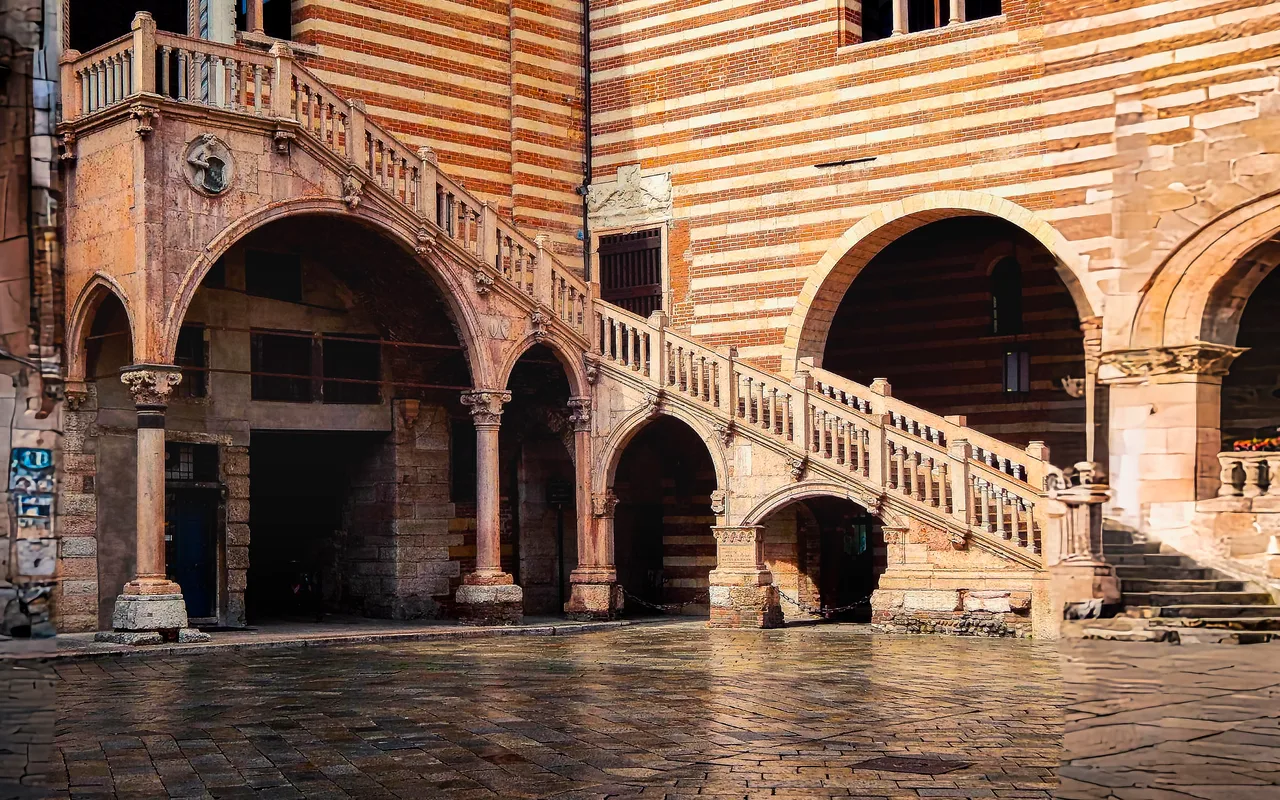 Courtyard Of The Old Market