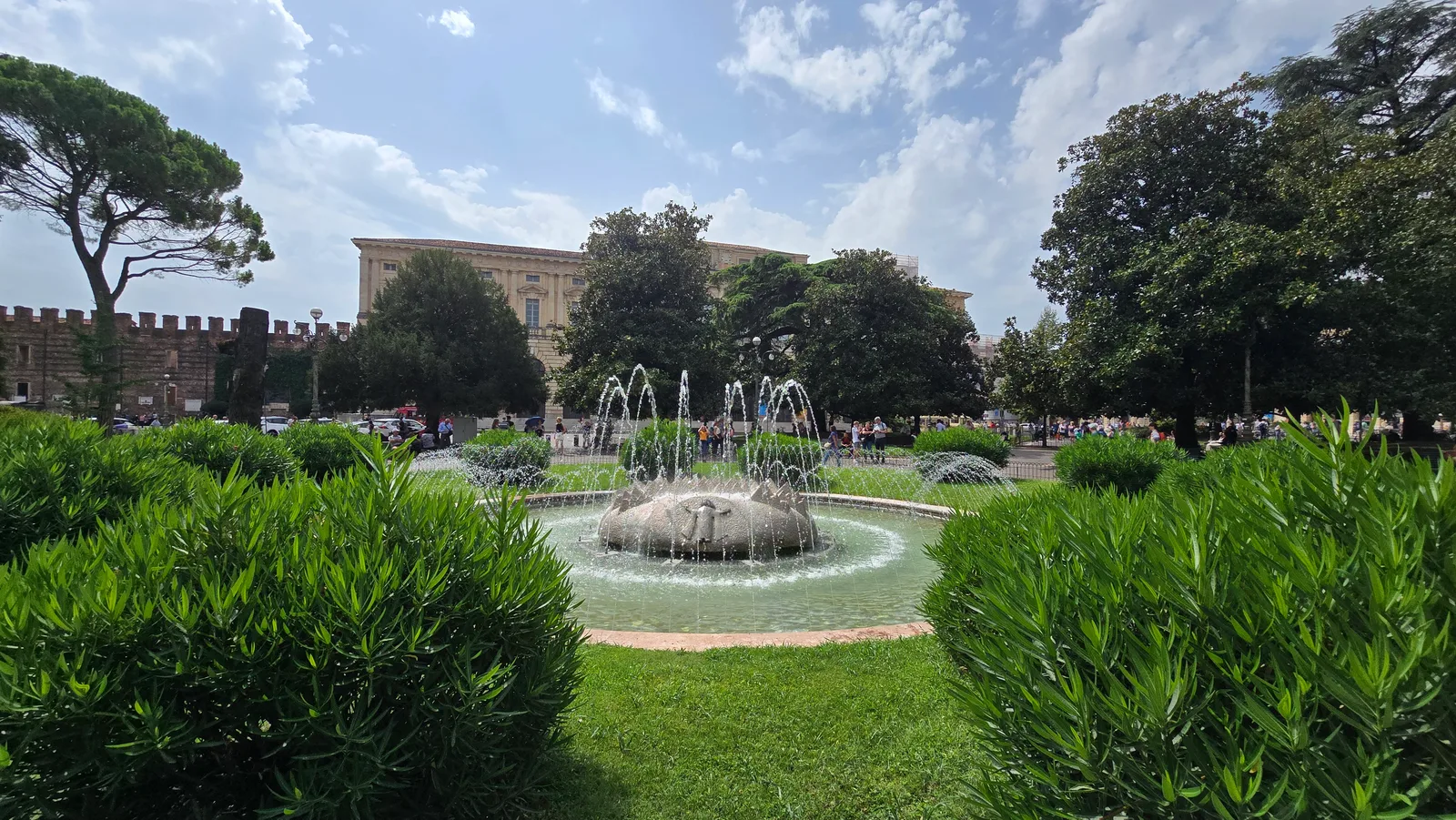 Interior at Fontana di Piazza Bra Verona — travel photo