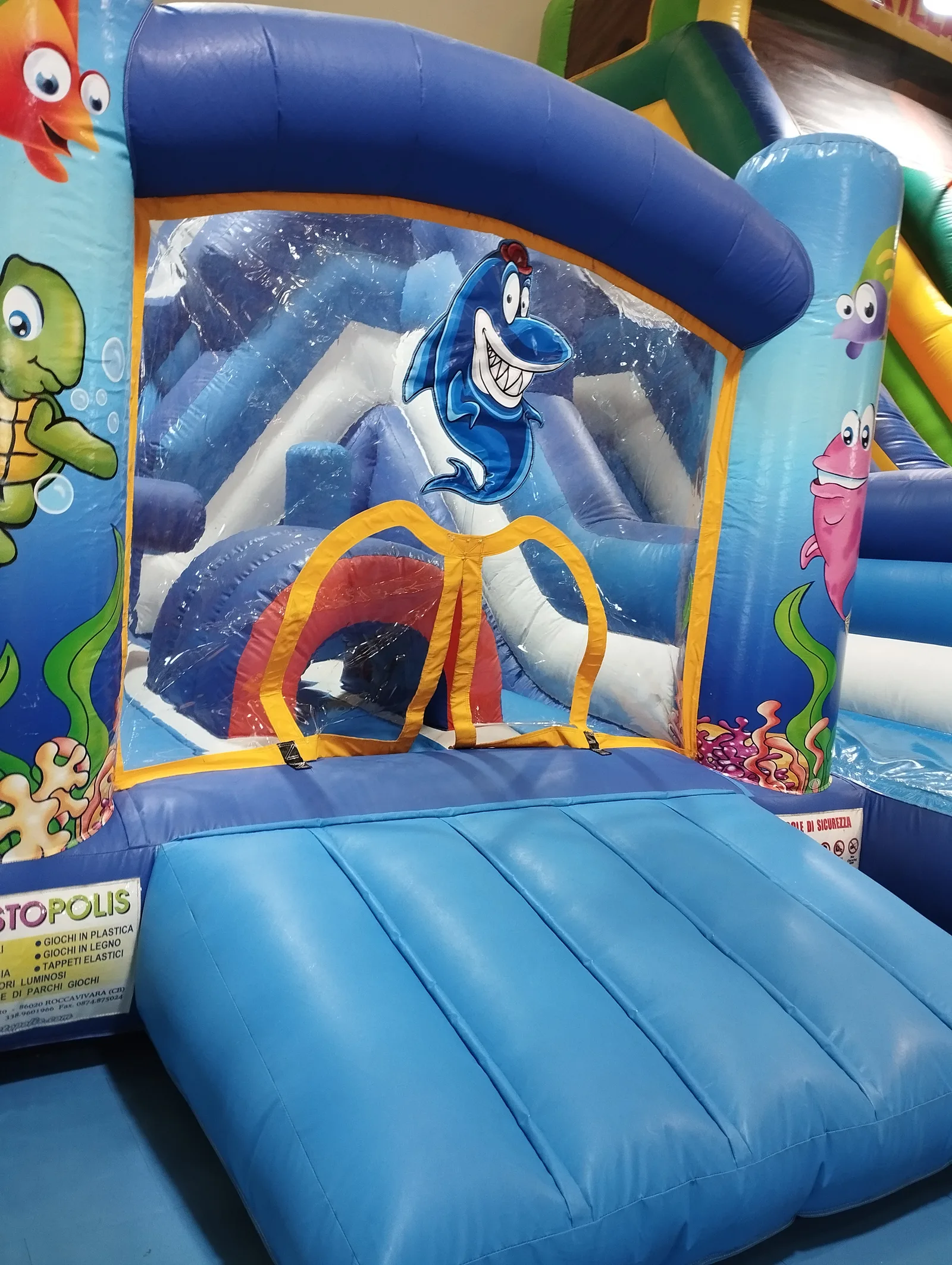 Atmosphere at New Babyland Verona — travel photo