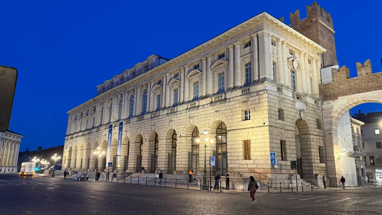Palazzo della Gran Guardia — budget guide Verona