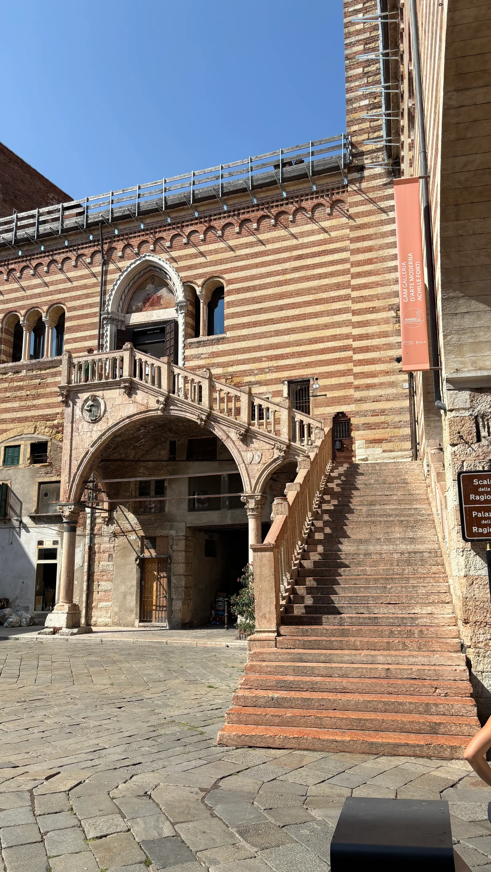 Main view at Palazzo della Ragione Verona — travel photo