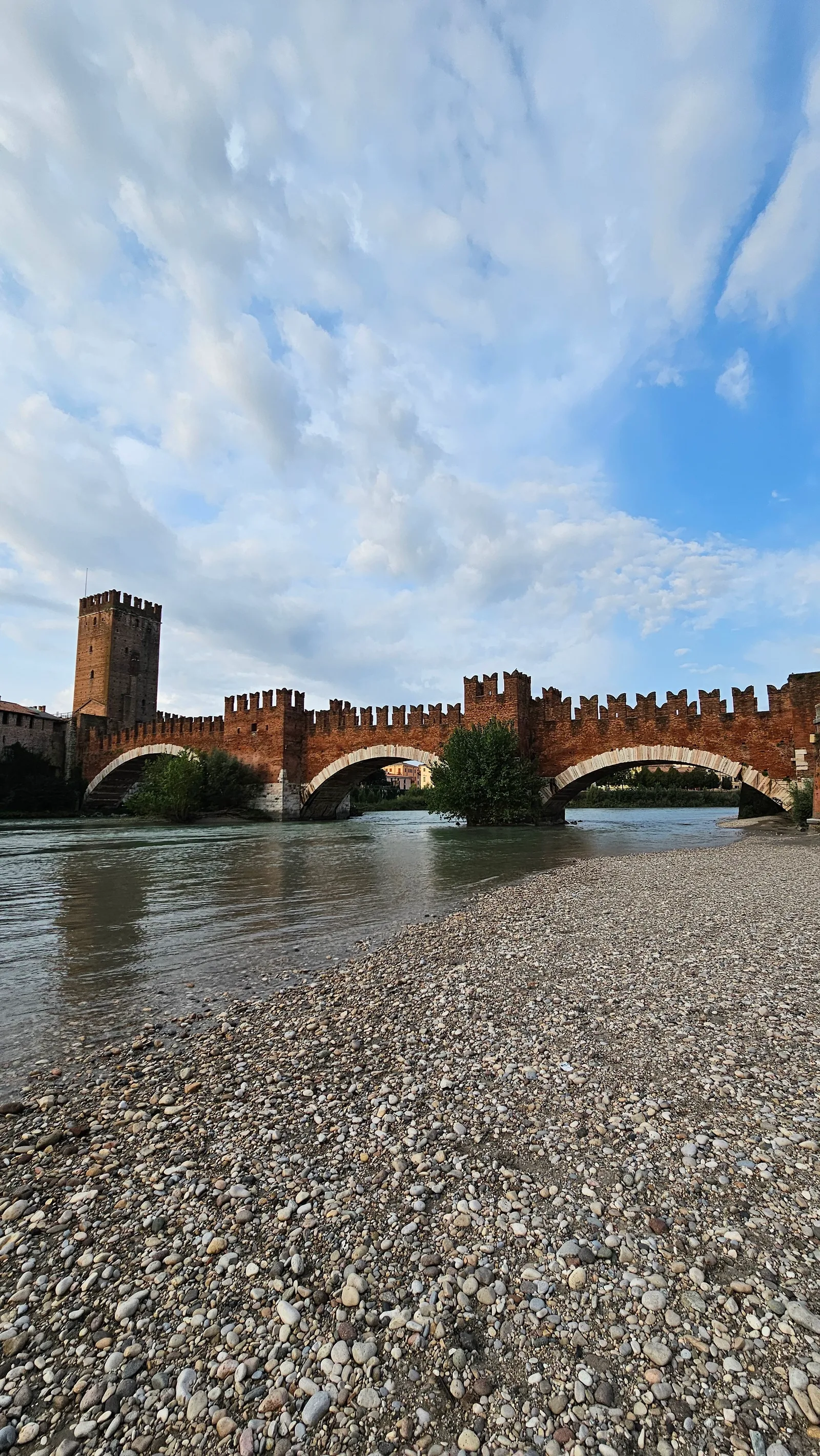 Main view at Panorama Ponte di Castelvecchio Verona — travel photo