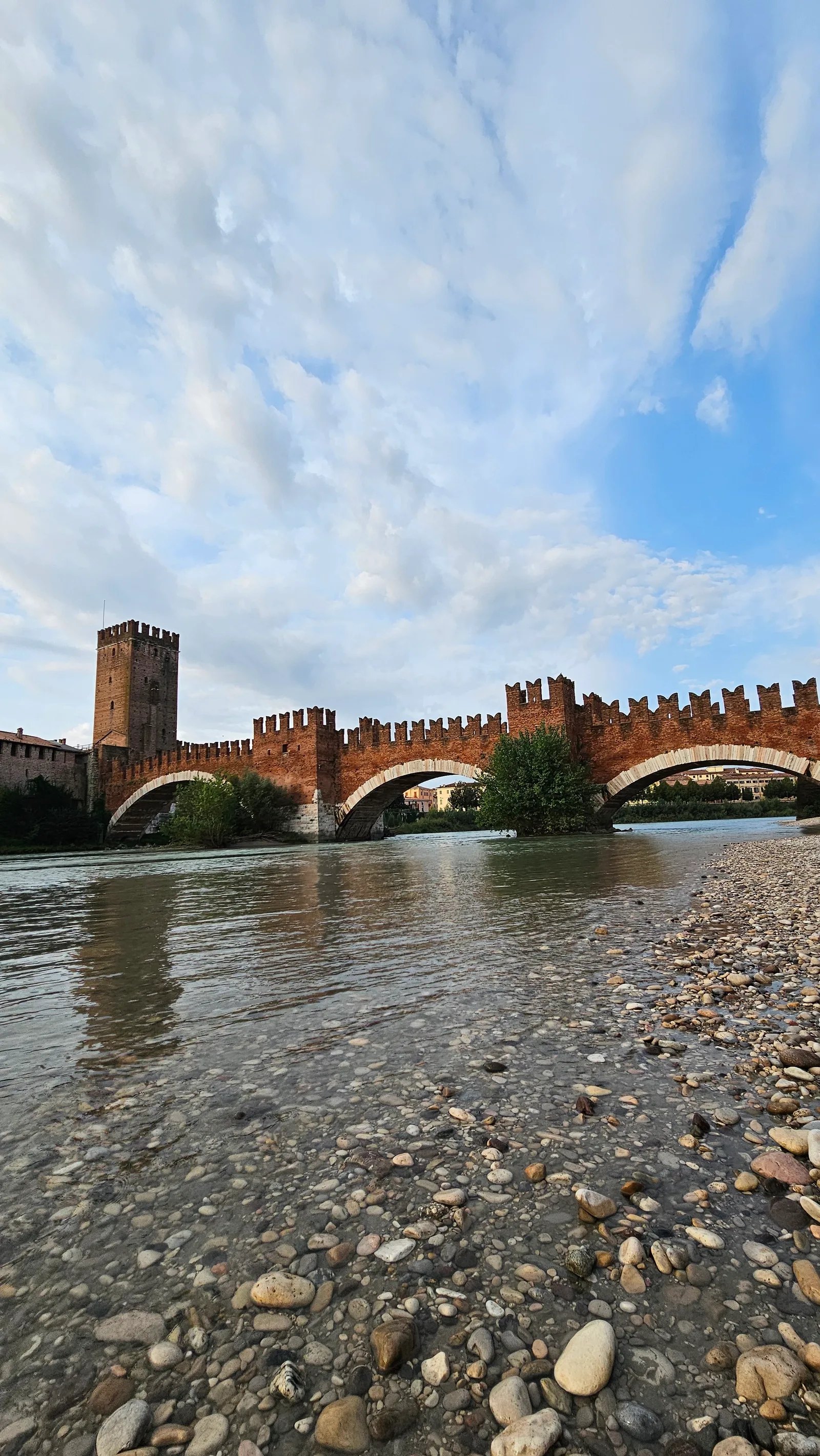 Atmosphere at Panorama Ponte di Castelvecchio Verona — travel photo